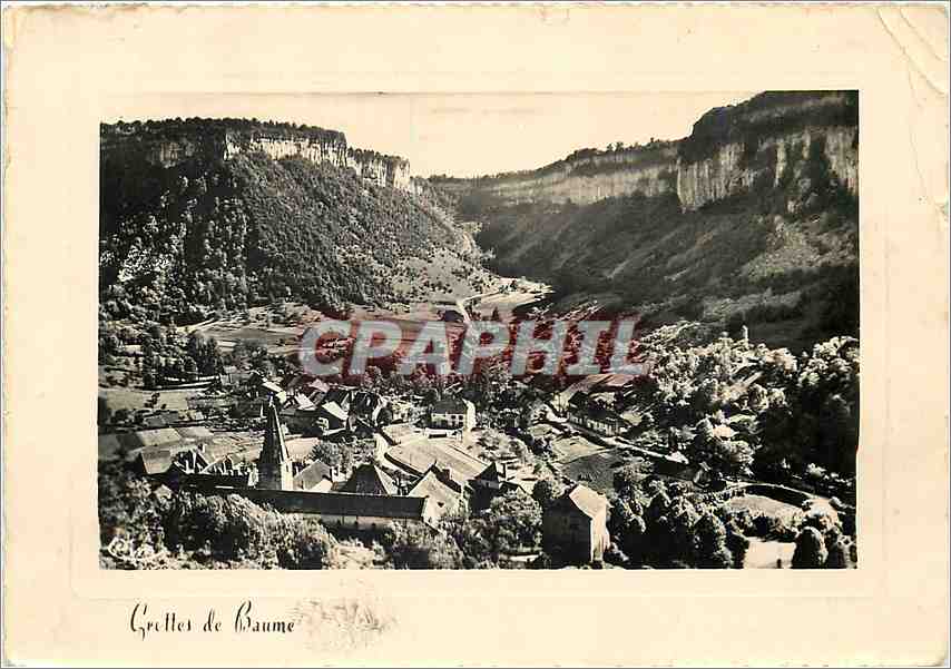 CPM Grottes de Baume les Messieurs Jura Le Village et la Village donnant access aux Grottes 