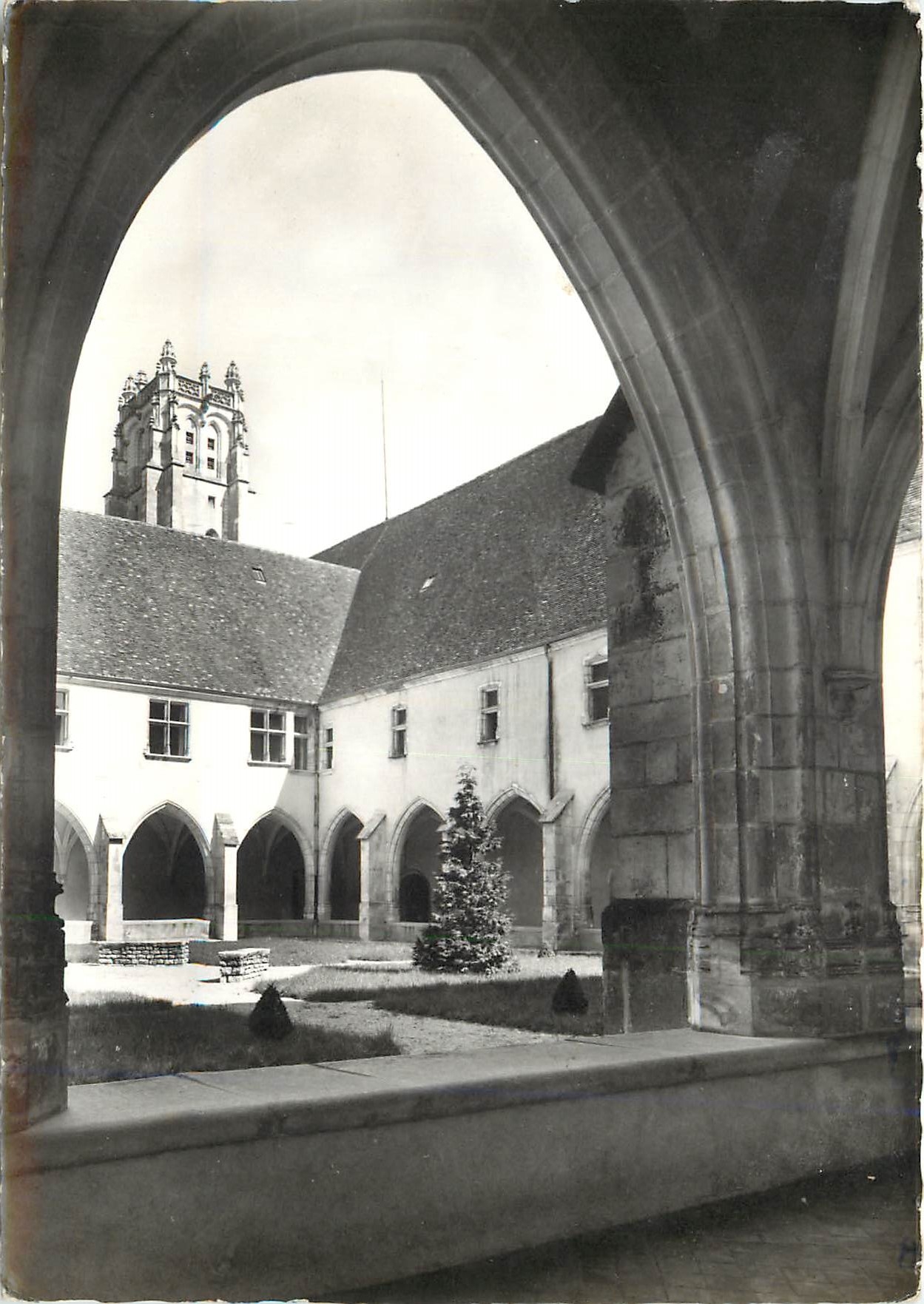 CPM Bourg en Bresse Ancien Monastere de Brou 