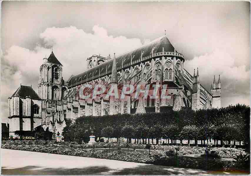 CPM Bourges Cher Cathedrale St Etienne Vue d'ensemble prise du Sud Est 