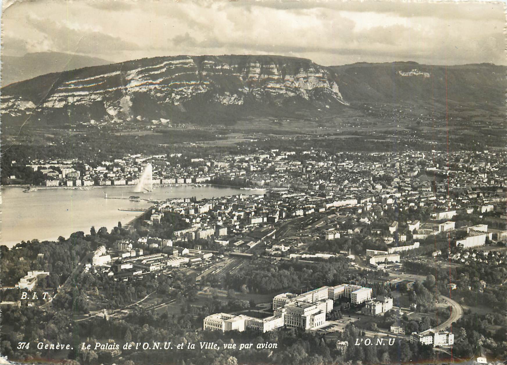 CPM Geneve Le Palais de l'ONU et la Ville vue par avion 