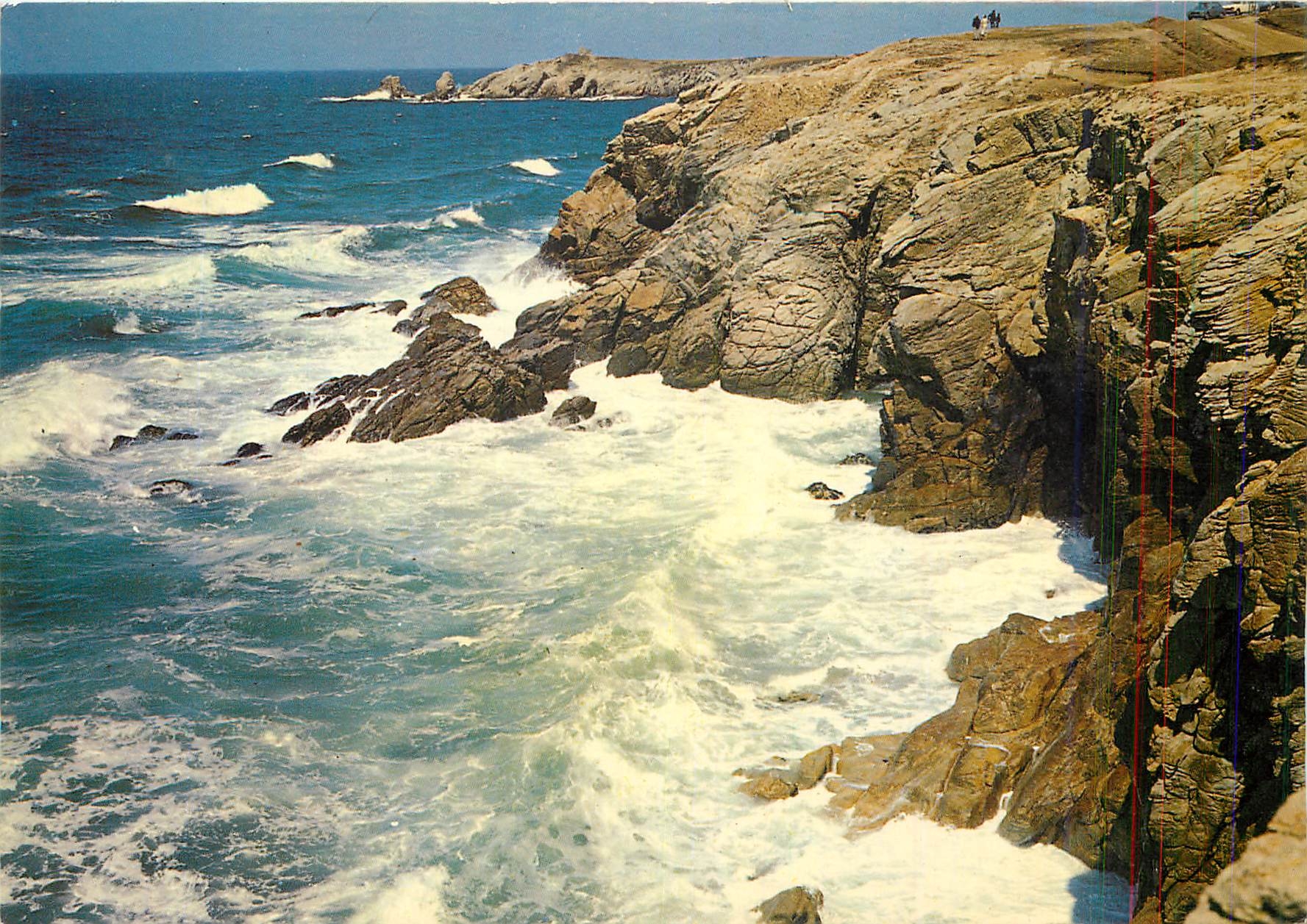 CPM La Bretagne Pittoresque Defiant les assauts d'une mer violente La Cote Sauvage 