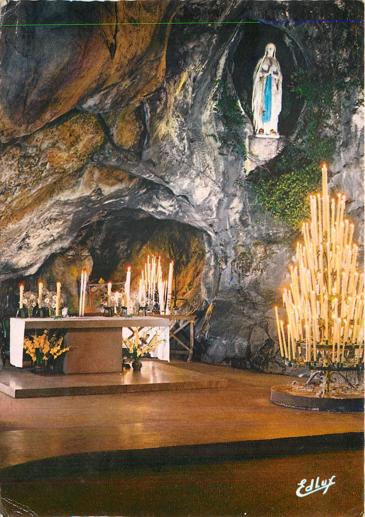 CPM Lourdes La Grotte Miraculeuse 