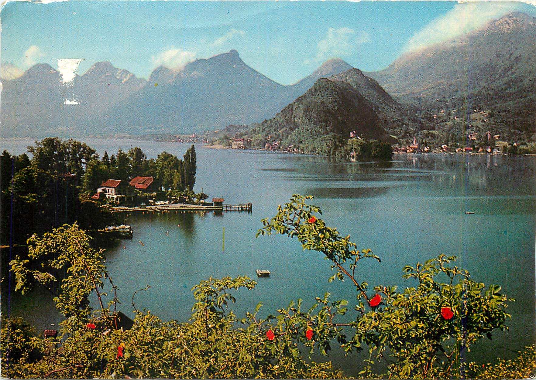 Le lac d'Annecy — Le petit lac et le Massif des Bauges — Éditeur : Les Photographies de G. Rossignol, 74 Annecy