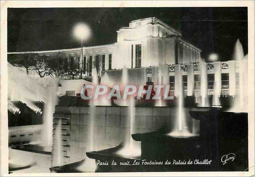 CPM Paris la nuit Les Fontaines du Palais de Chaillot 