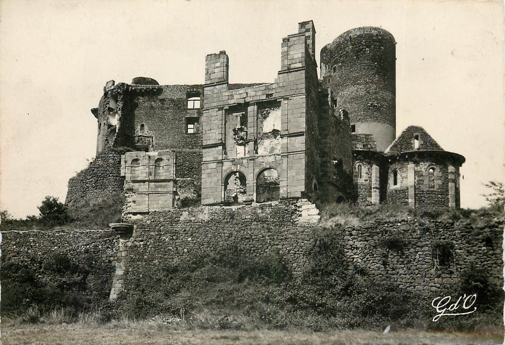 CPM L'Auvergne Chateau de Murols partie Renaissance 