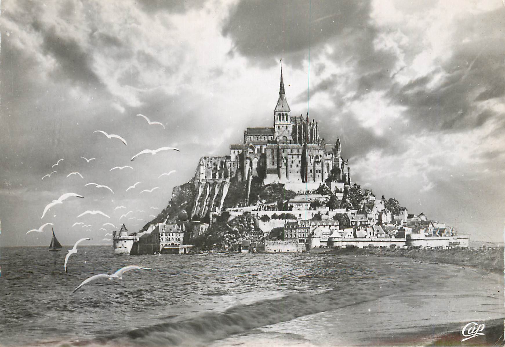 CPM Mont St Michel Cote Sud a maree haute 