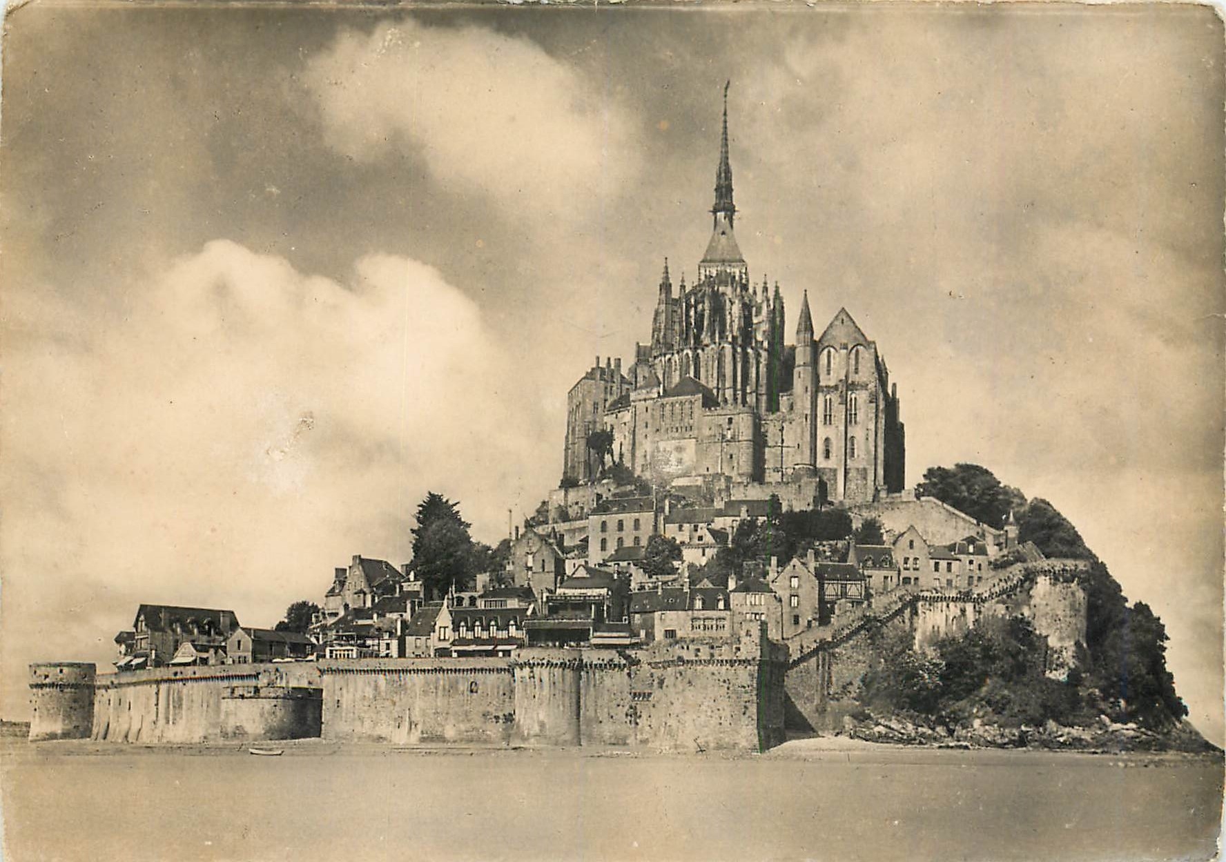 Mont Saint-Michel — Ensemble Est — Serv. Commercial Monuments Historiques Gd. Palais, Av. Alexandre III, Paris