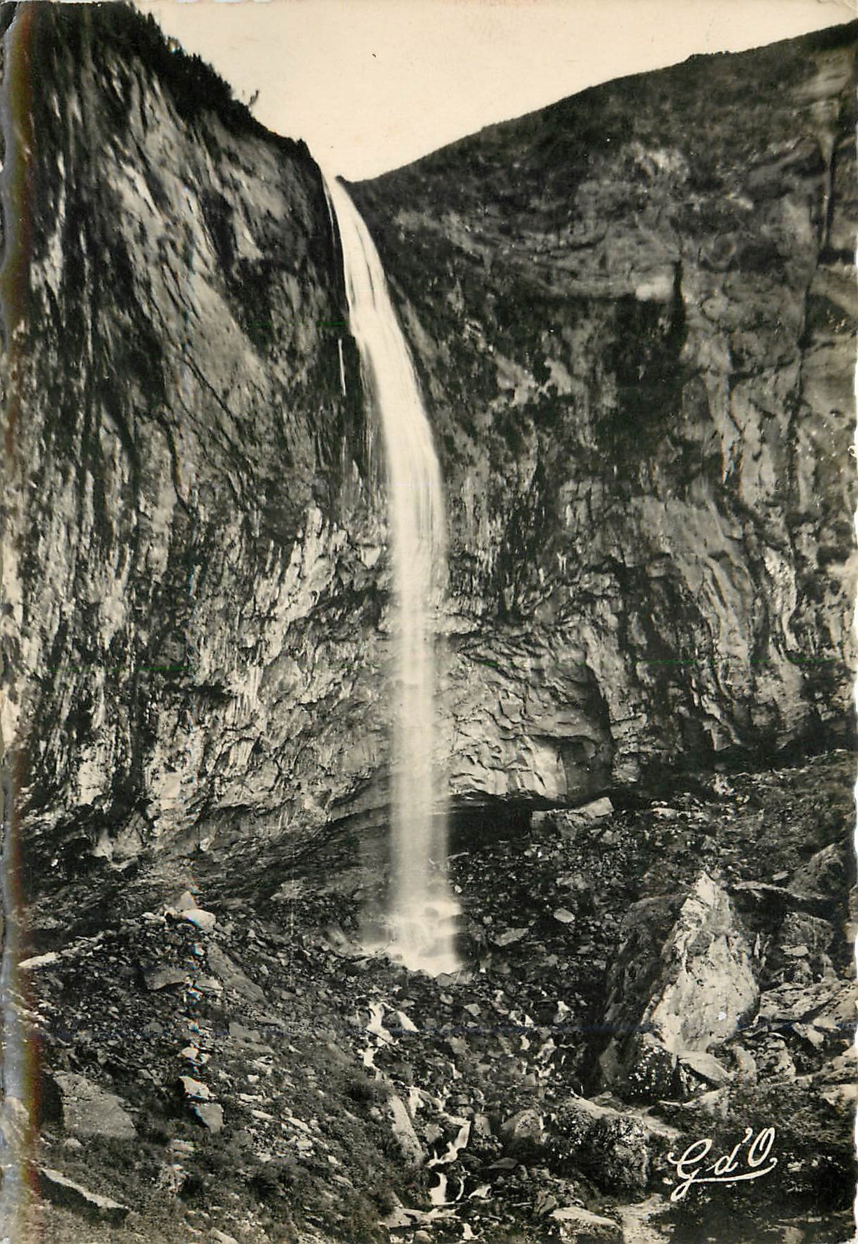 CPM L'Auvergne Le Mont Dore La Grande Cascade 