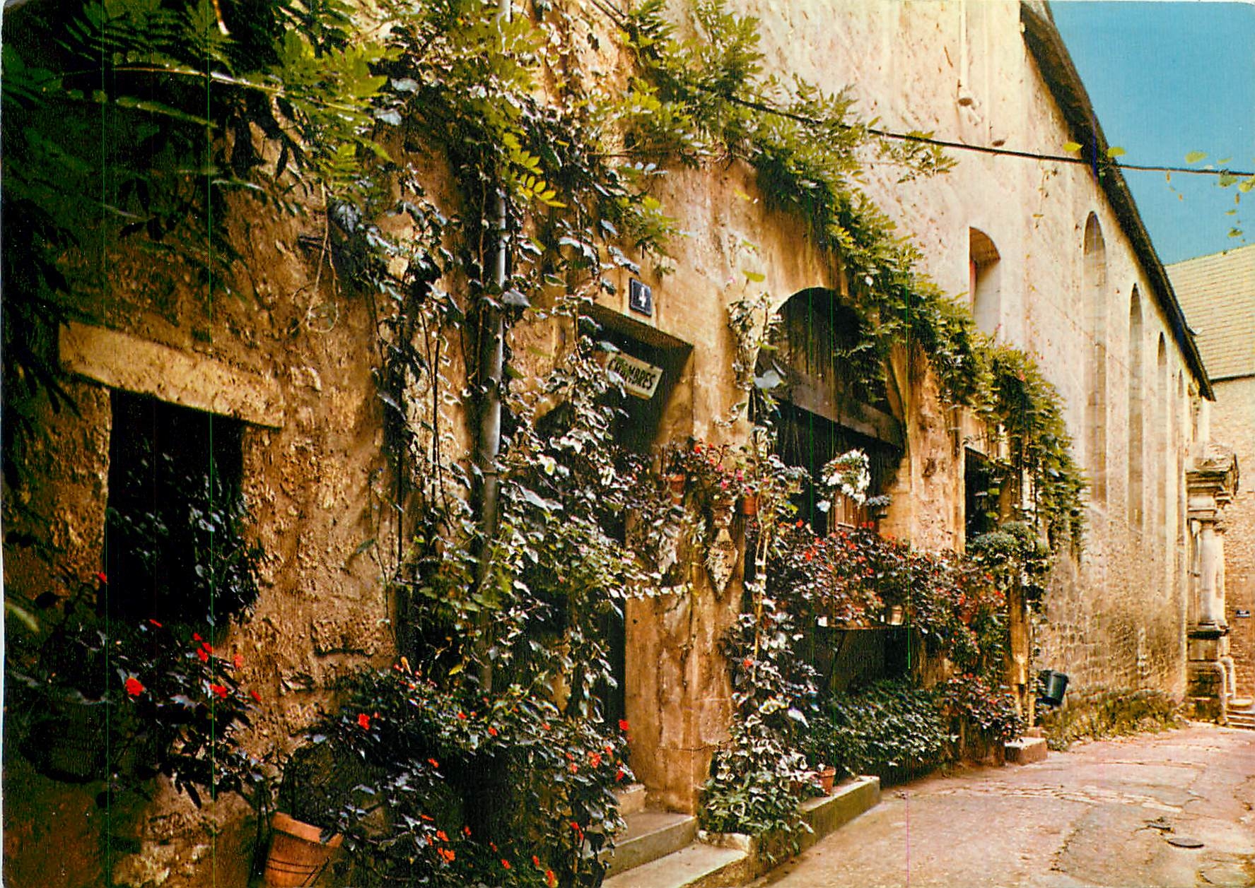 Sarlat (Dordogne) — Vieille maison fleurie — Editions CAP THEOJAC, n° 73