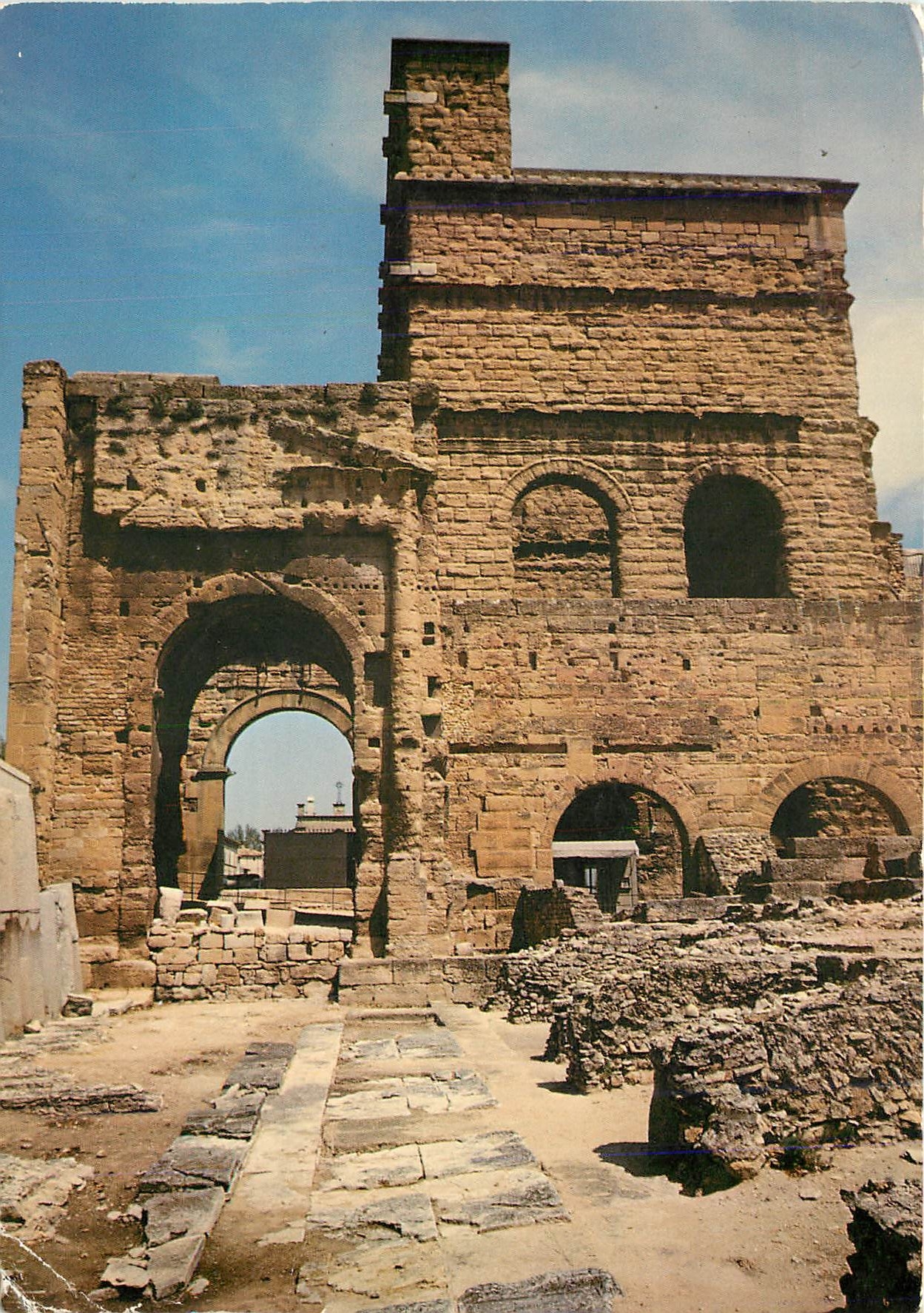 Théâtre Antique d'Orange — construit par les Romains — Éditions de Provence G.A.L.