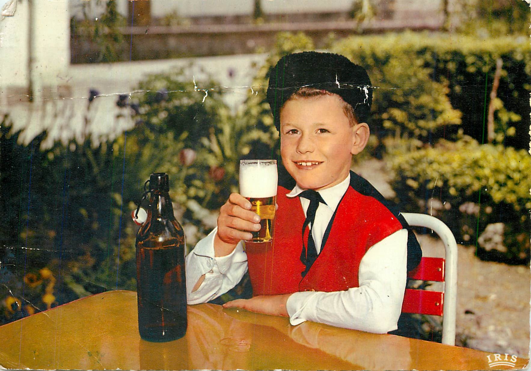 CPM L'Alsace Pittoresque Ah qu'elle est bonne la biere d'Alsace 