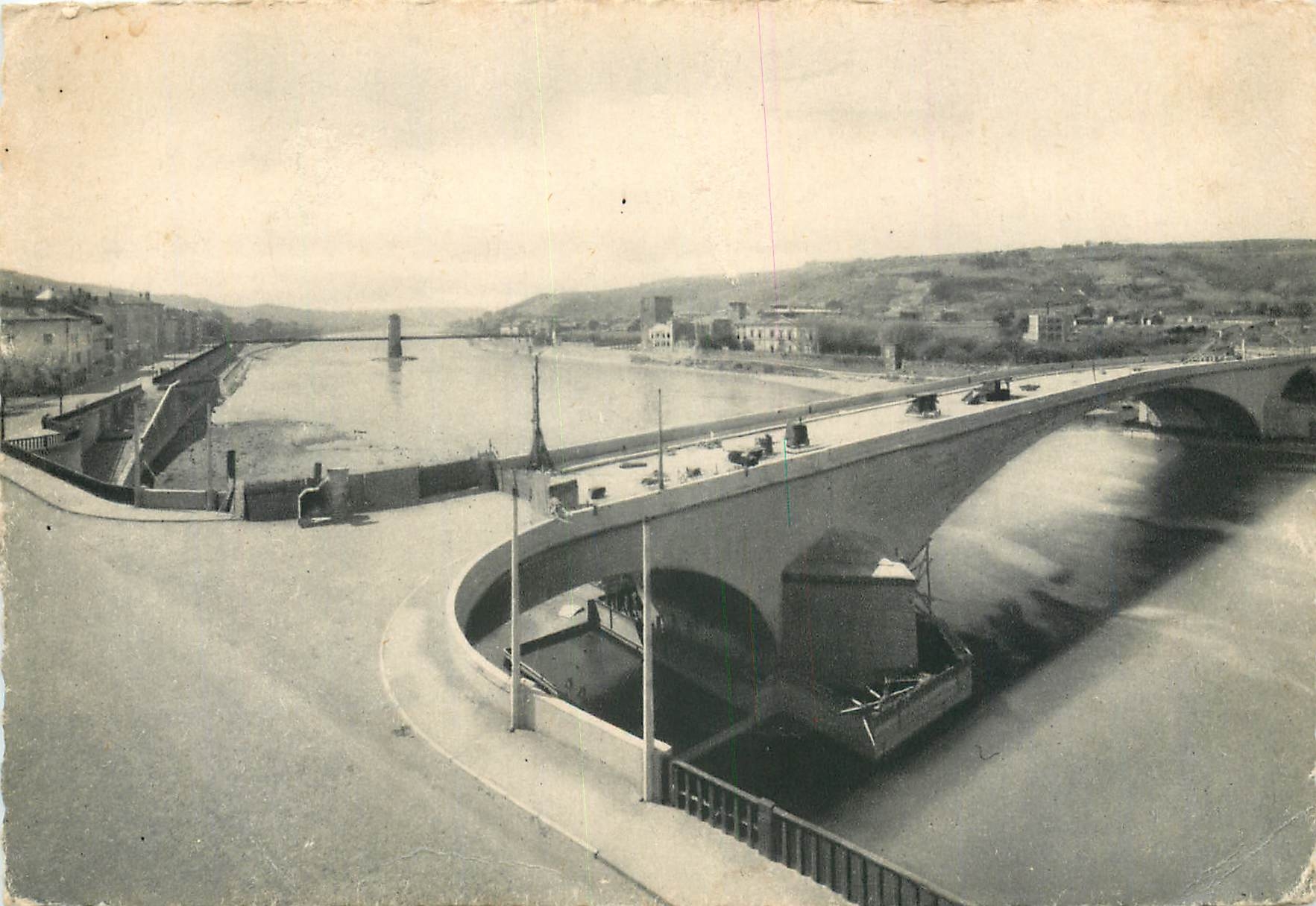 CPM Vienne Le Nouveau Pont Perspective sur le Rhone 