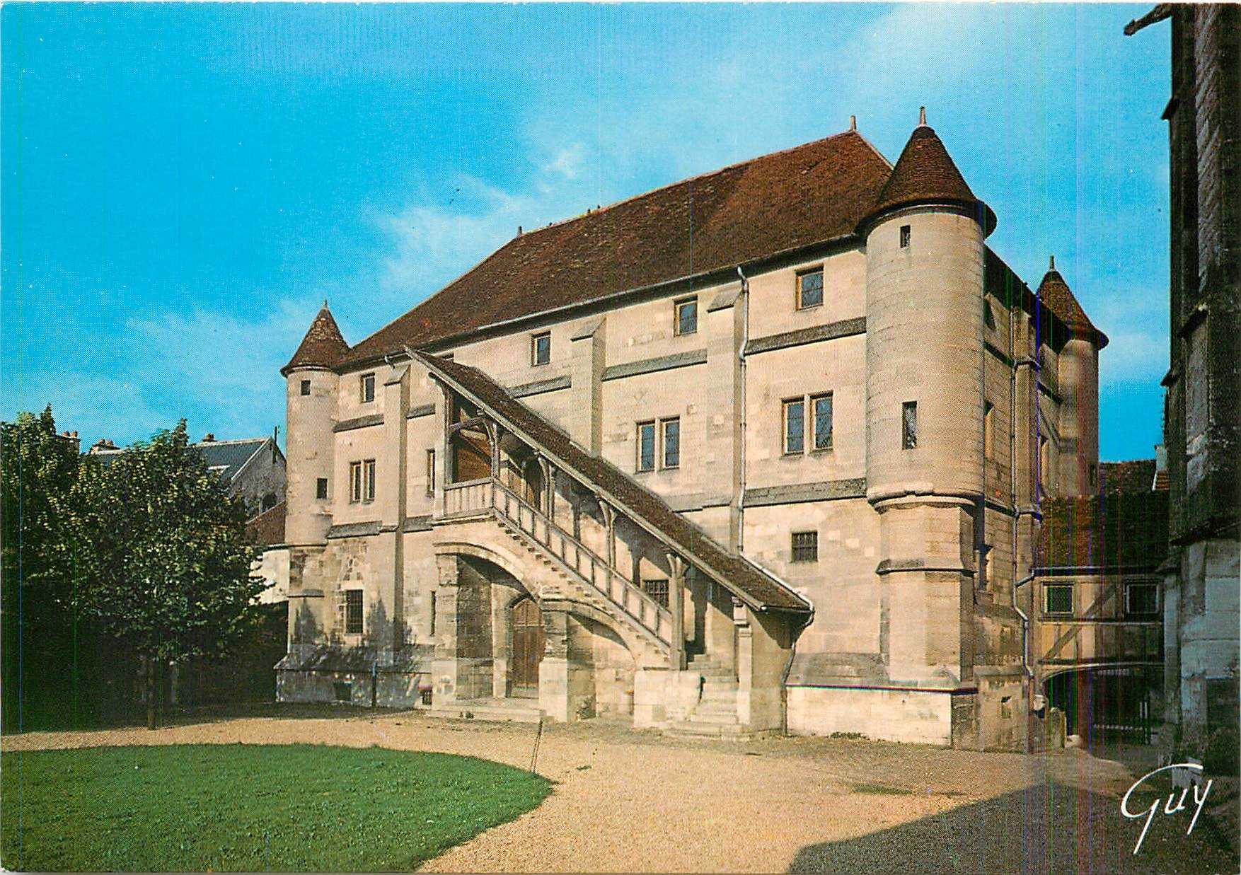 CPM Meaux Seine et Marne Le Vieux Chapitre Ancienne demeure des chanoines de la cathedrale 