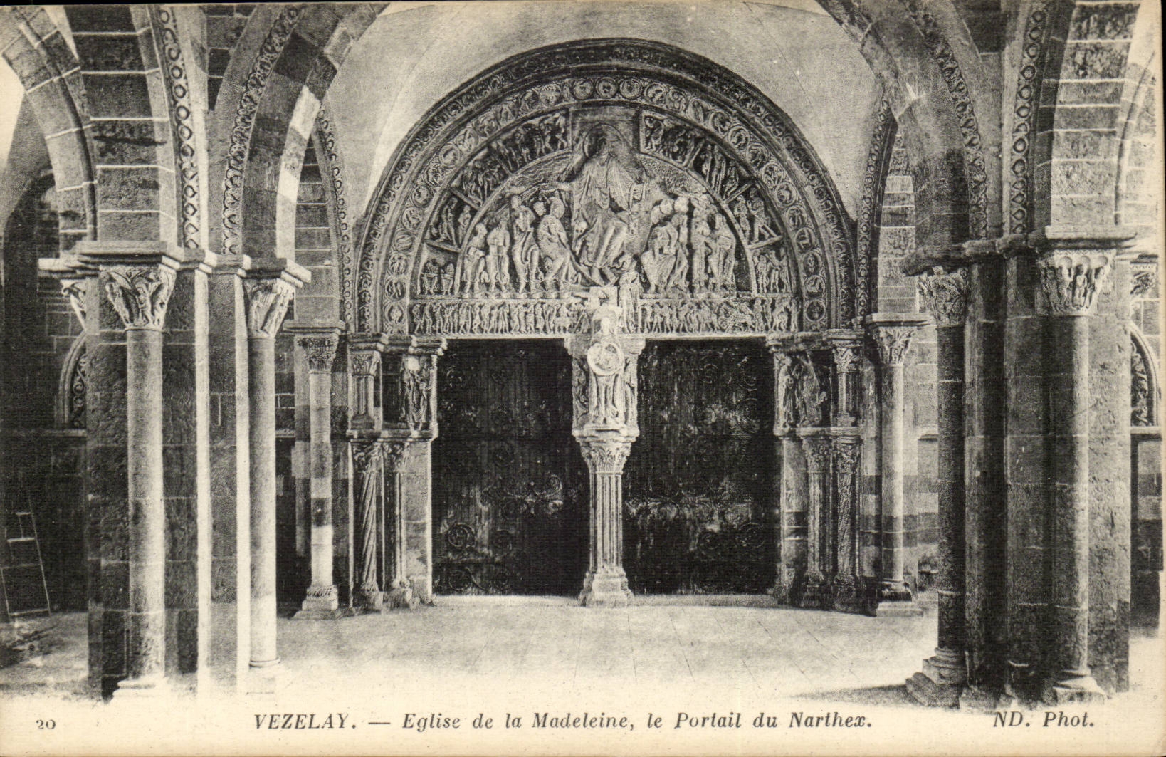 Vezelay CPA Eglise de la Madeleine le portail de Narthez