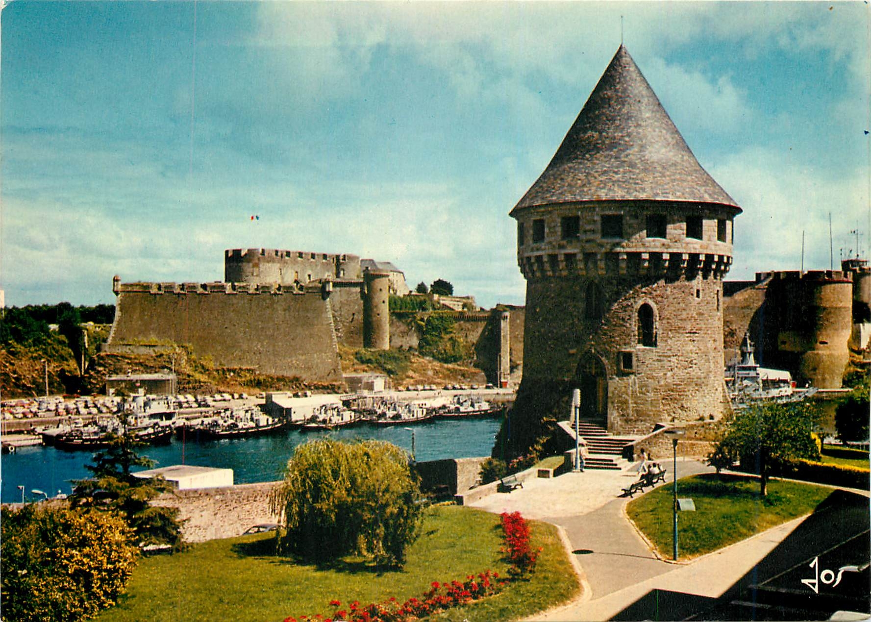 CPM Brest La Tour Tanguy et le Chateau 