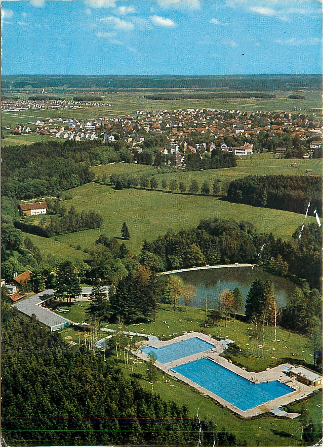 CPM Stadt beheiztes Freischwimmbad am Sonnenbuchlsee mit Blick auf Bad Worishofen mit Gartenstadt 