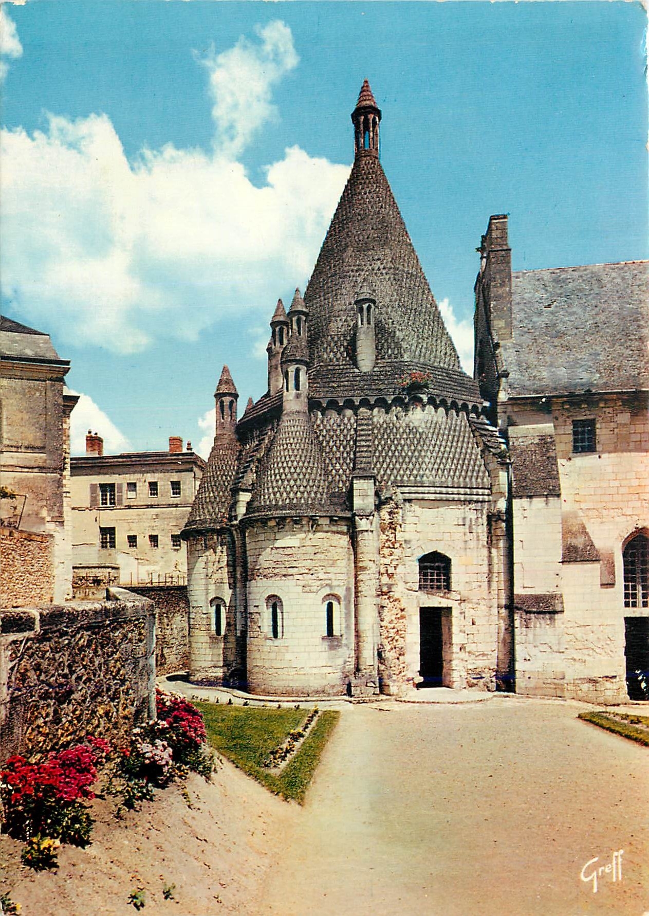 CPM Abbaye de Fontevraud Maine et Loire Tour d'Evrault ancienne cuisine de l'Abbaye 