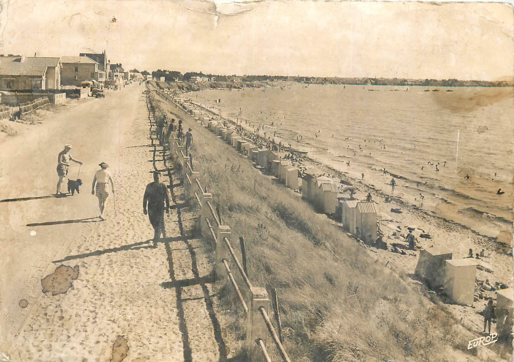 CPM Tharon L Atl Le Boulevard et la plage 
