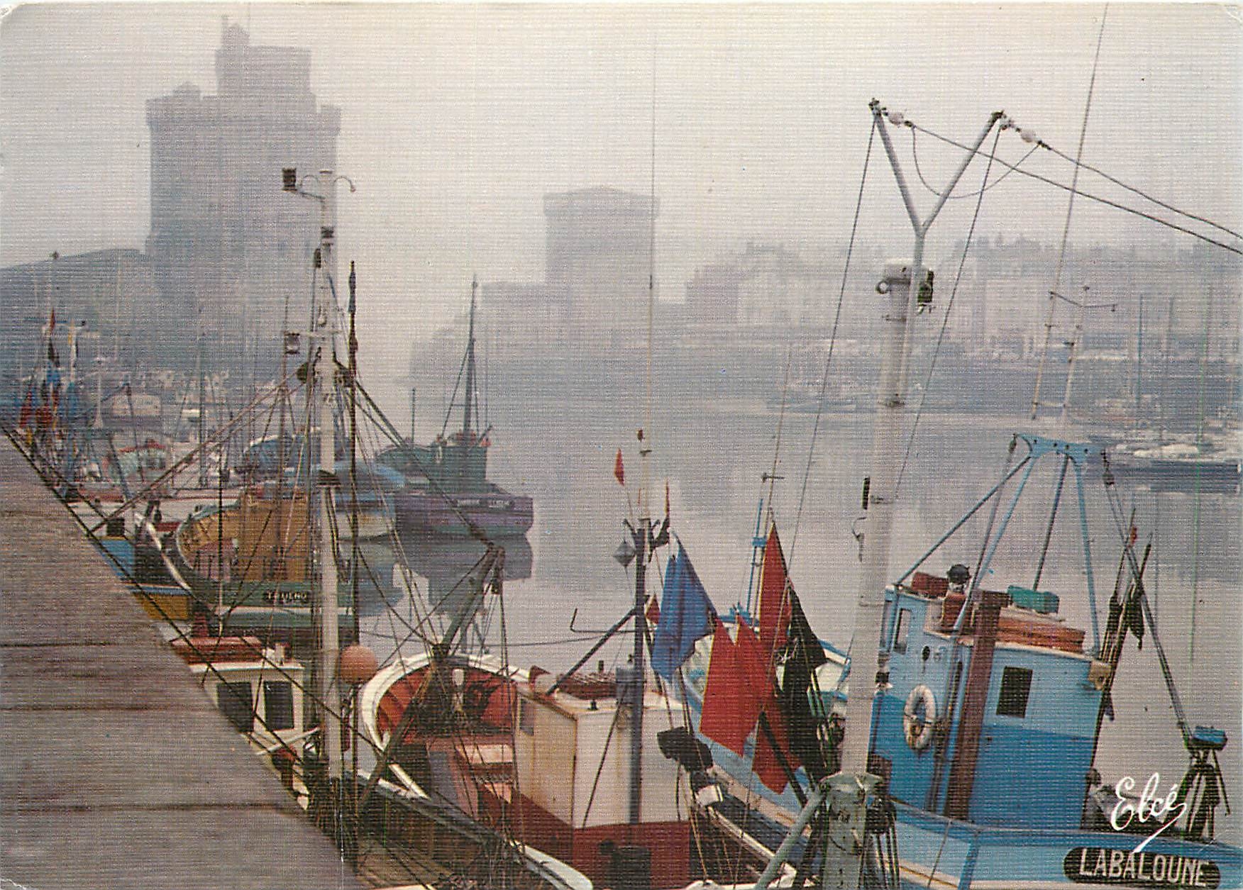 Le Port de La Rochelle dans la brume, la Tour St-Nicolas — Éditeur: Cartes Postales Victor-Hugo, N° 6028