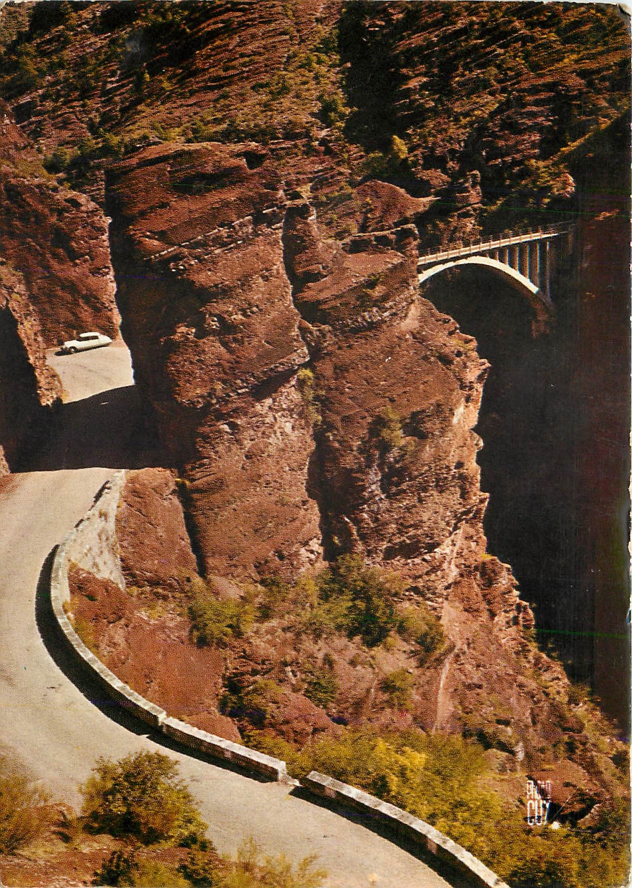 CPM Gorges de Daluis Alpes Maritimes Taillees dans les schistes rouges 