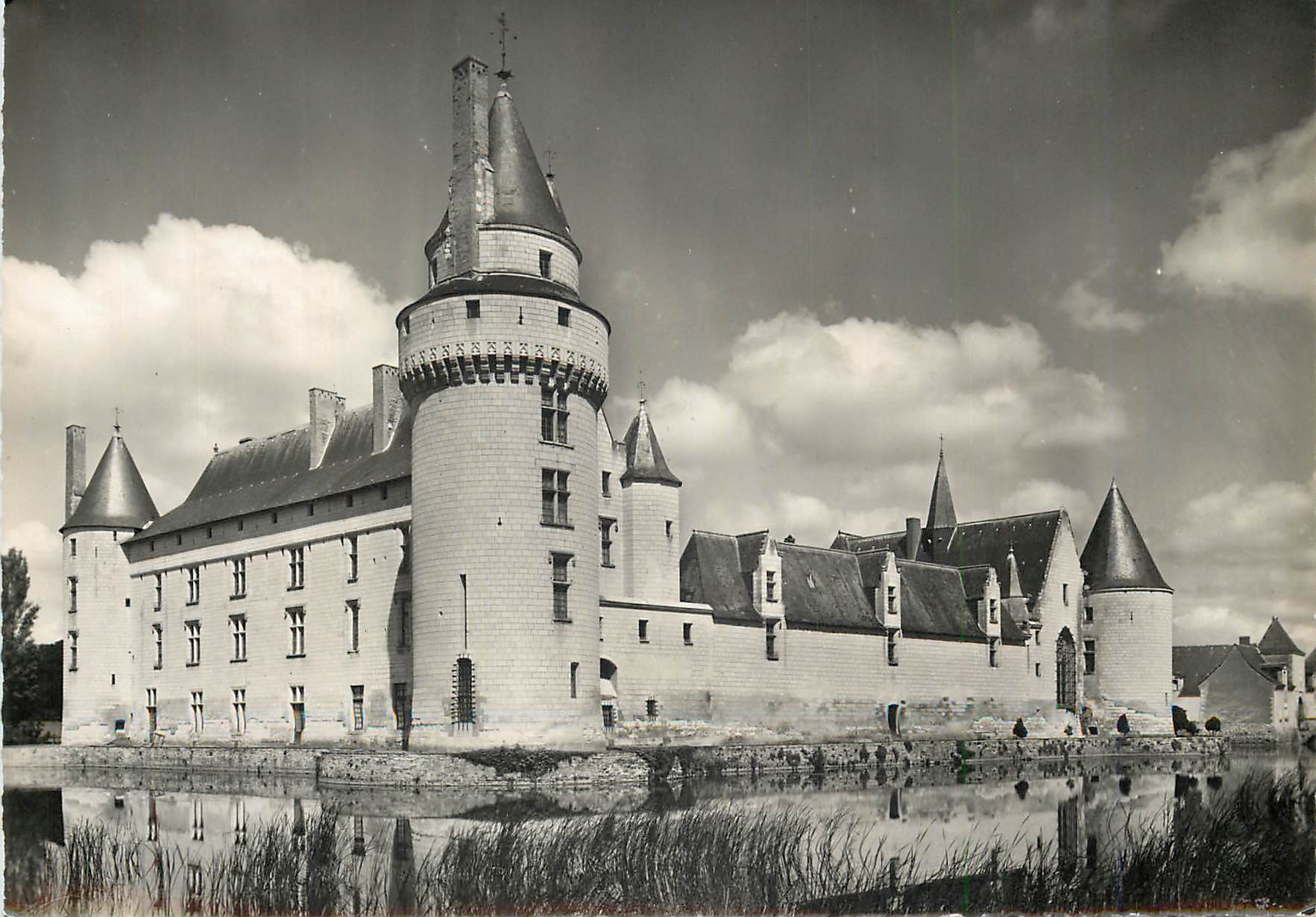 CPM Chateau du Plessis Bourre Anjou Facades Sud et Est 