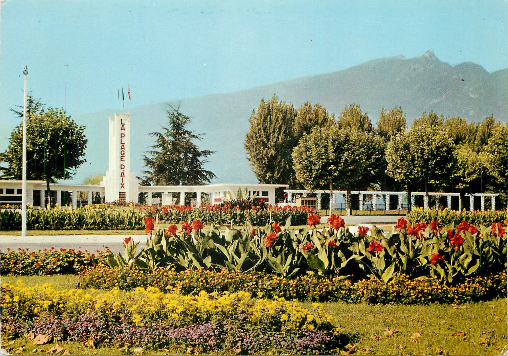 CPM Aix les Bains Savoie L'Entree de la Plage et ses Jardins 