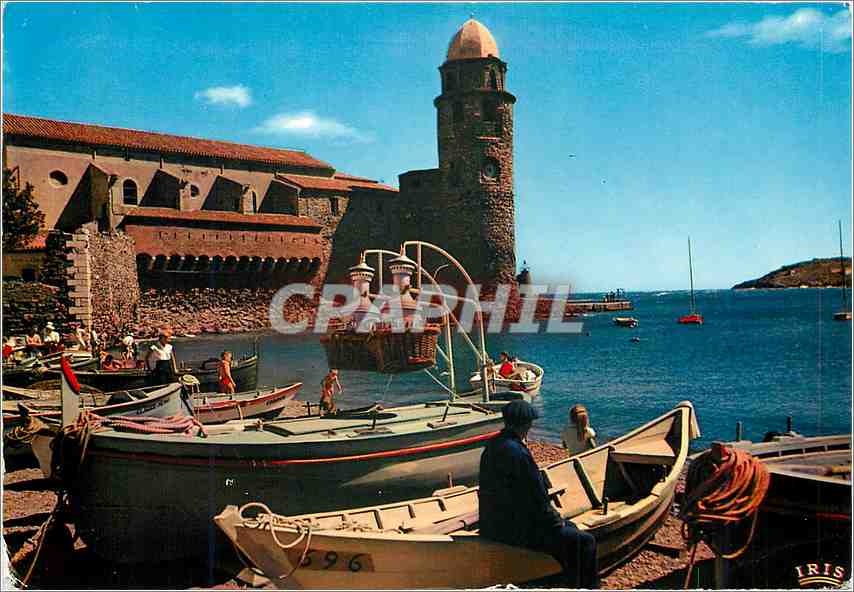 CPM Collioure Joyau de la Cote Catalane L'Eglise et les bateaux pour la peche au Lamparc 