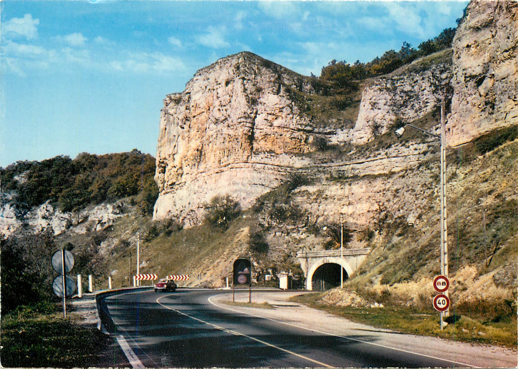 Le tunnel de Saint-Moré — Les Grottes d'Arcy-sur-Cure — Col. Michel Joablin, Chalet des Grottes
