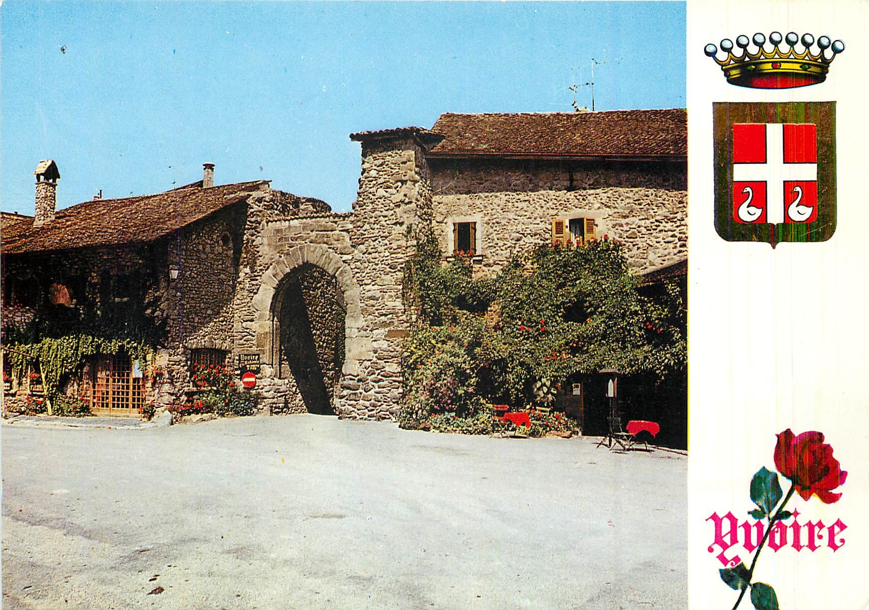 Yvoire — La Vieille Porte du XIIIe siècle — Éditions FISA, Barcelone