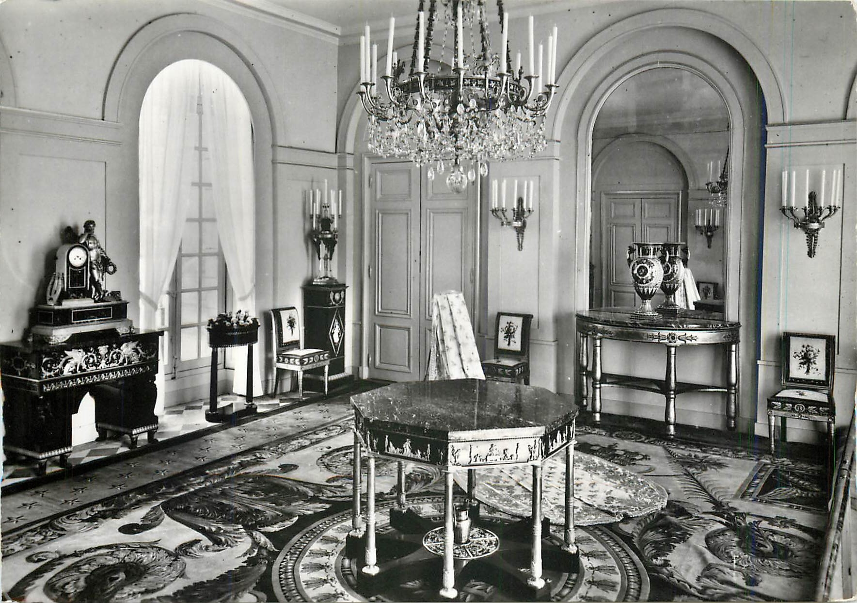 CPM Musee National de Malmaison Salon d'Attente 