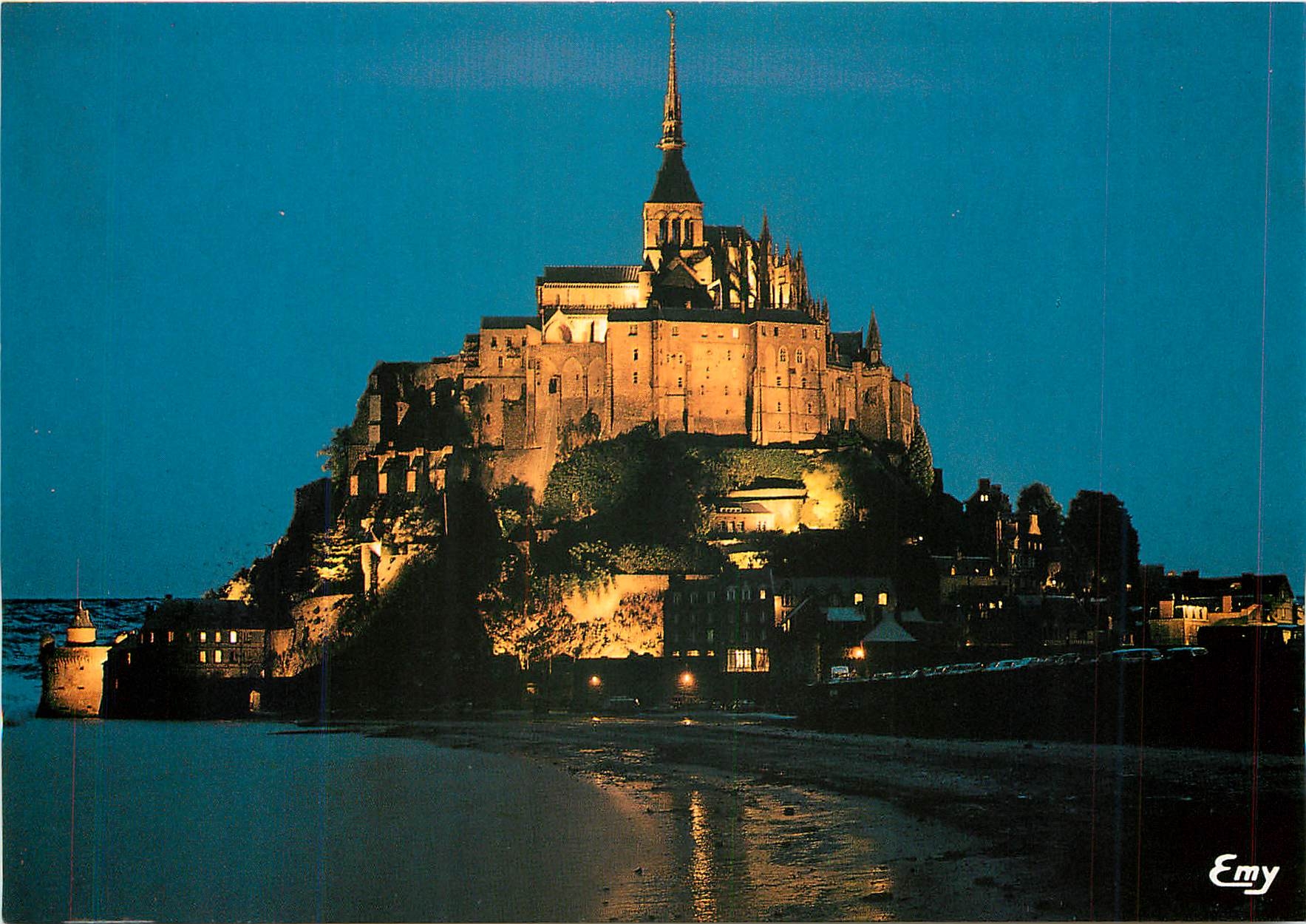 Mont-Saint-Michel — vue nocturne éclairée — Emy