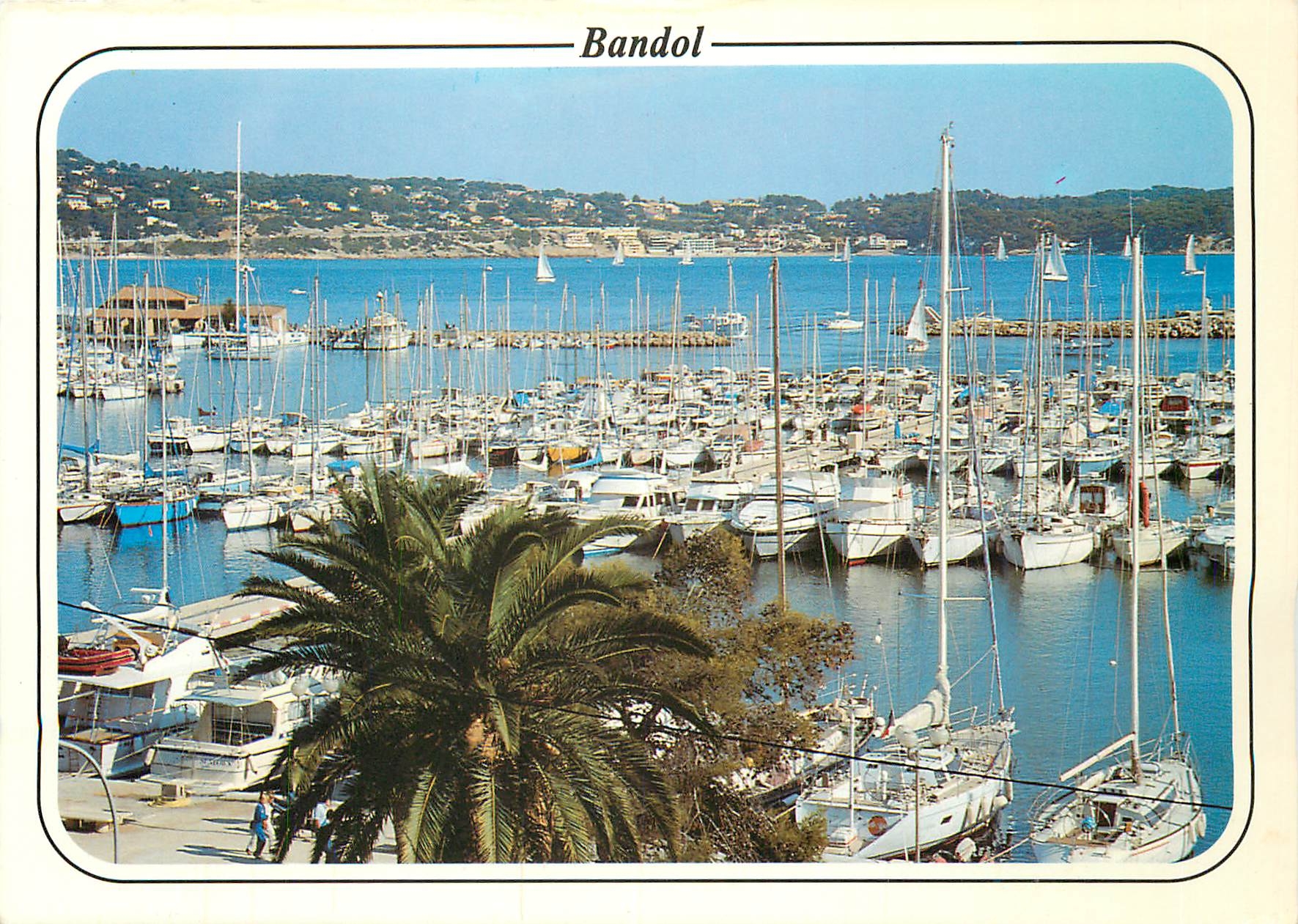 CPM Au Soleil de la Cote d'Azur Bandol 