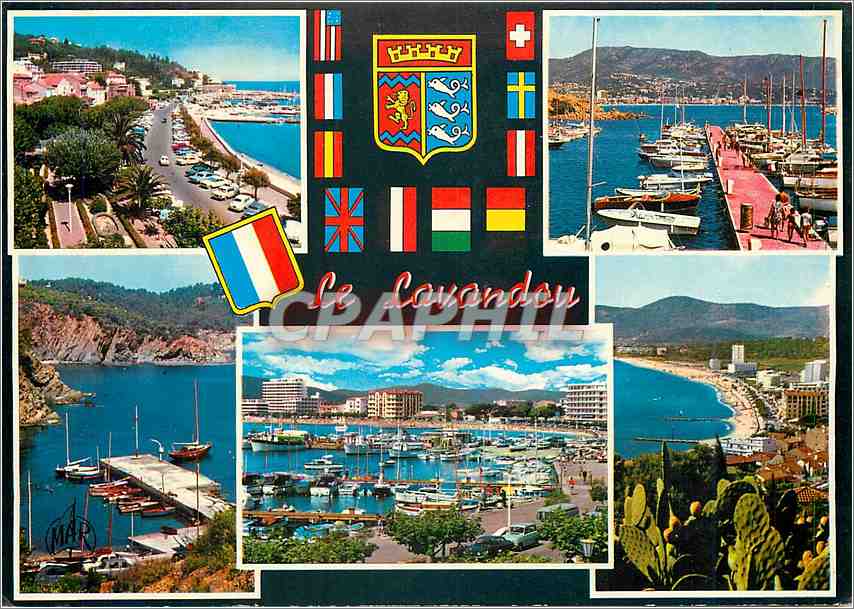 CPM La Cote d'Azur Le Lavandou Le Boulevard et la plage 
