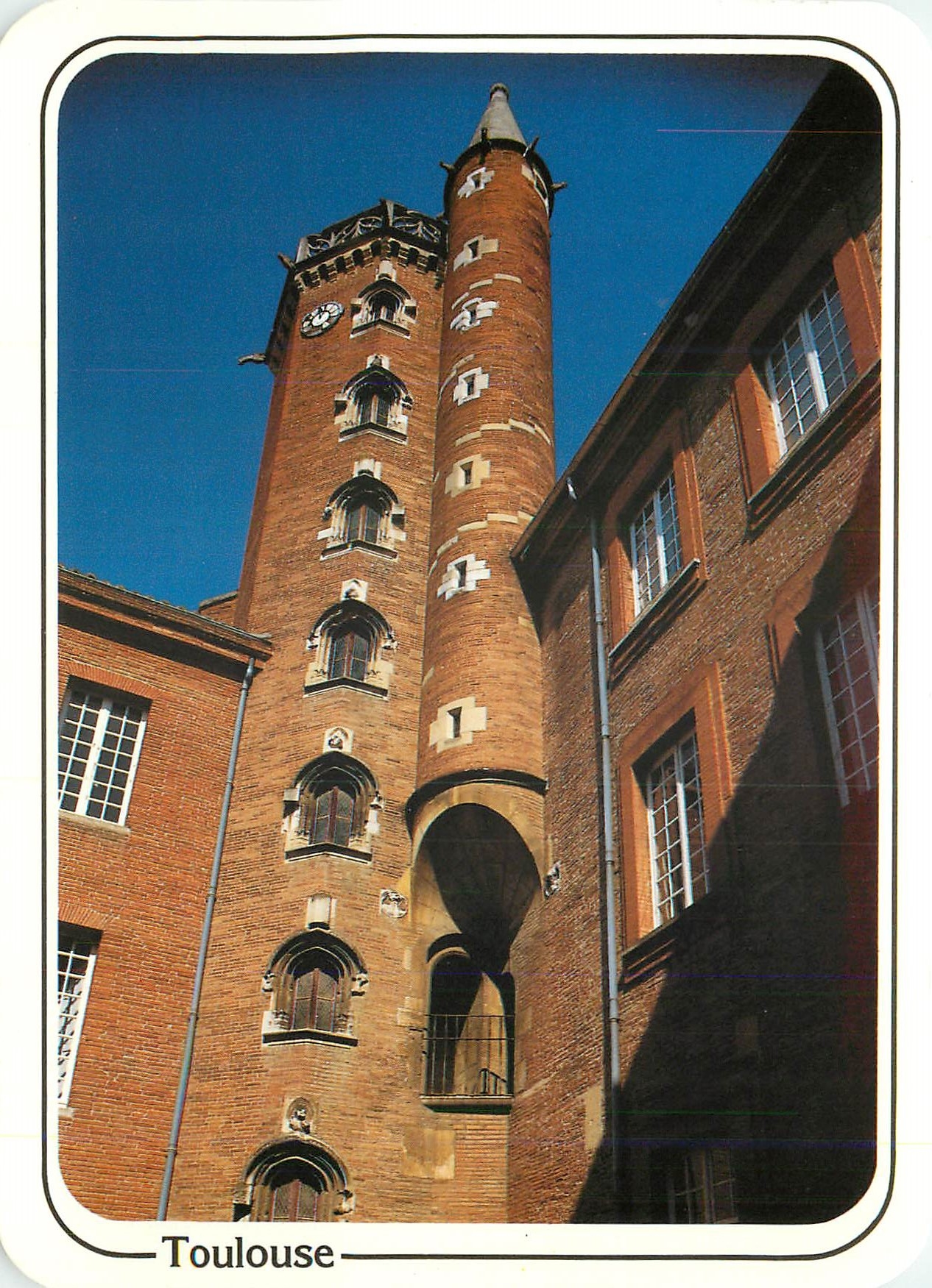 CPM Toulouse Vieille Tour se Trouvant dans l'Une des cours de CES Pierre de Fernat 