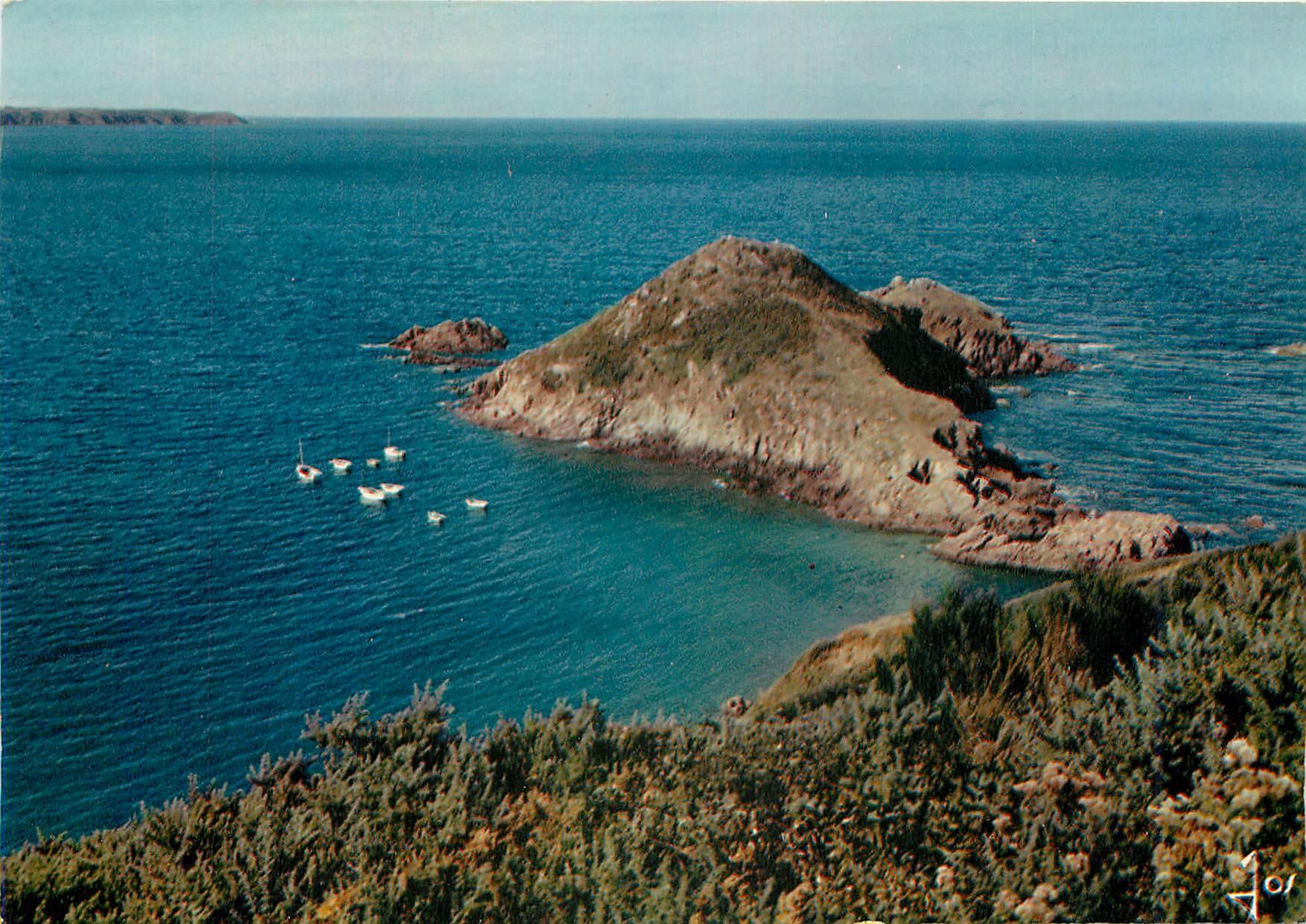 CPM Plouha C du N La Pointe Gouine Segal et son port abri 