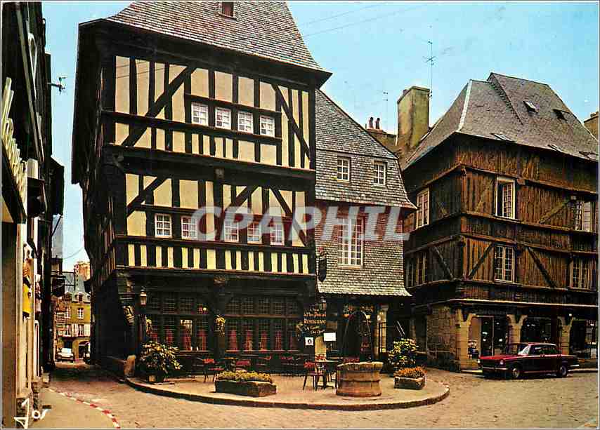 CPM Bretagne en couelurs Dinan (C du N) Maisons a colombages