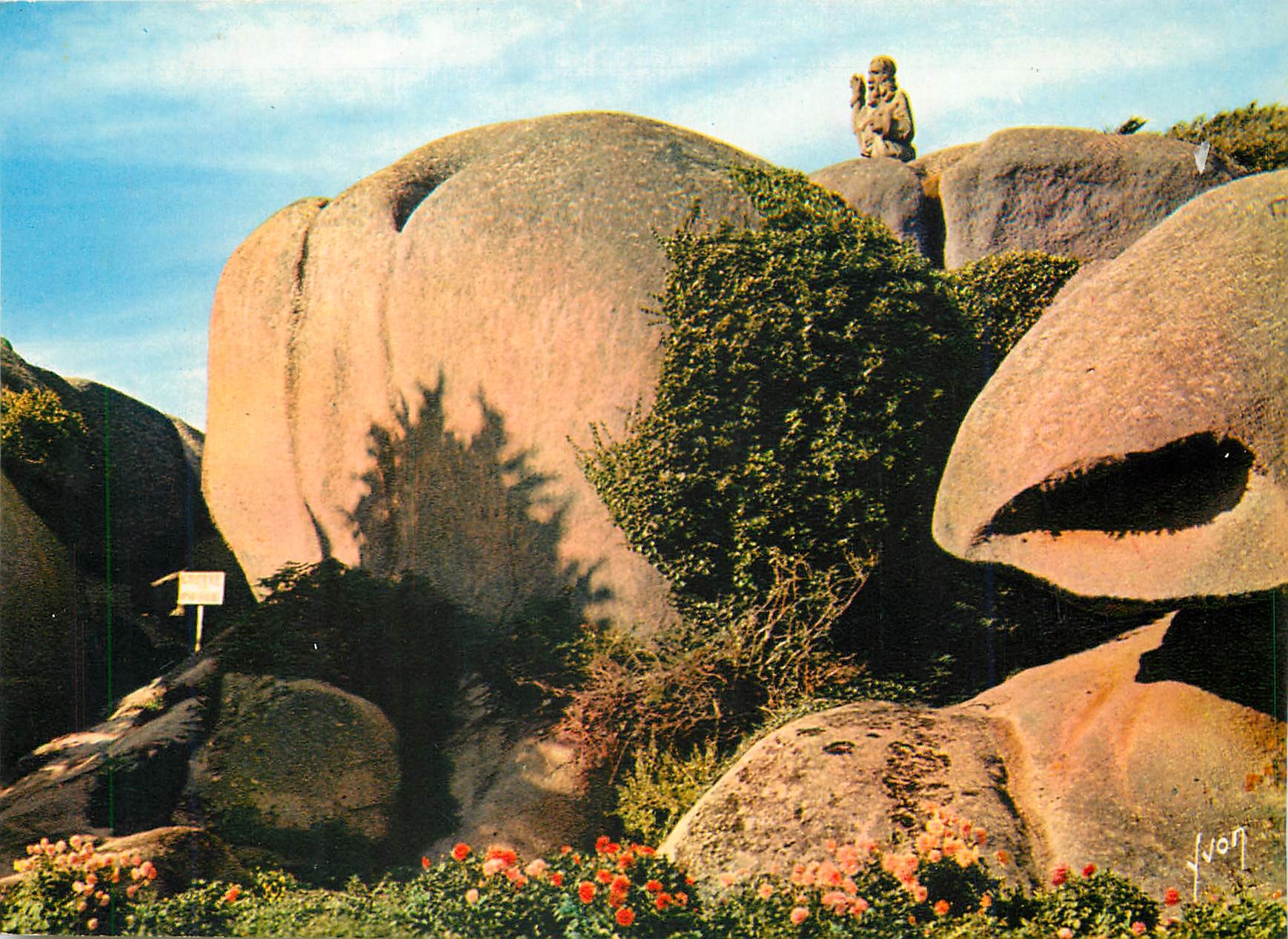 CPM Couleurs et Lumiere de France La Bretagne Tregastel (Cote du Nord) Le Pere Eternel
