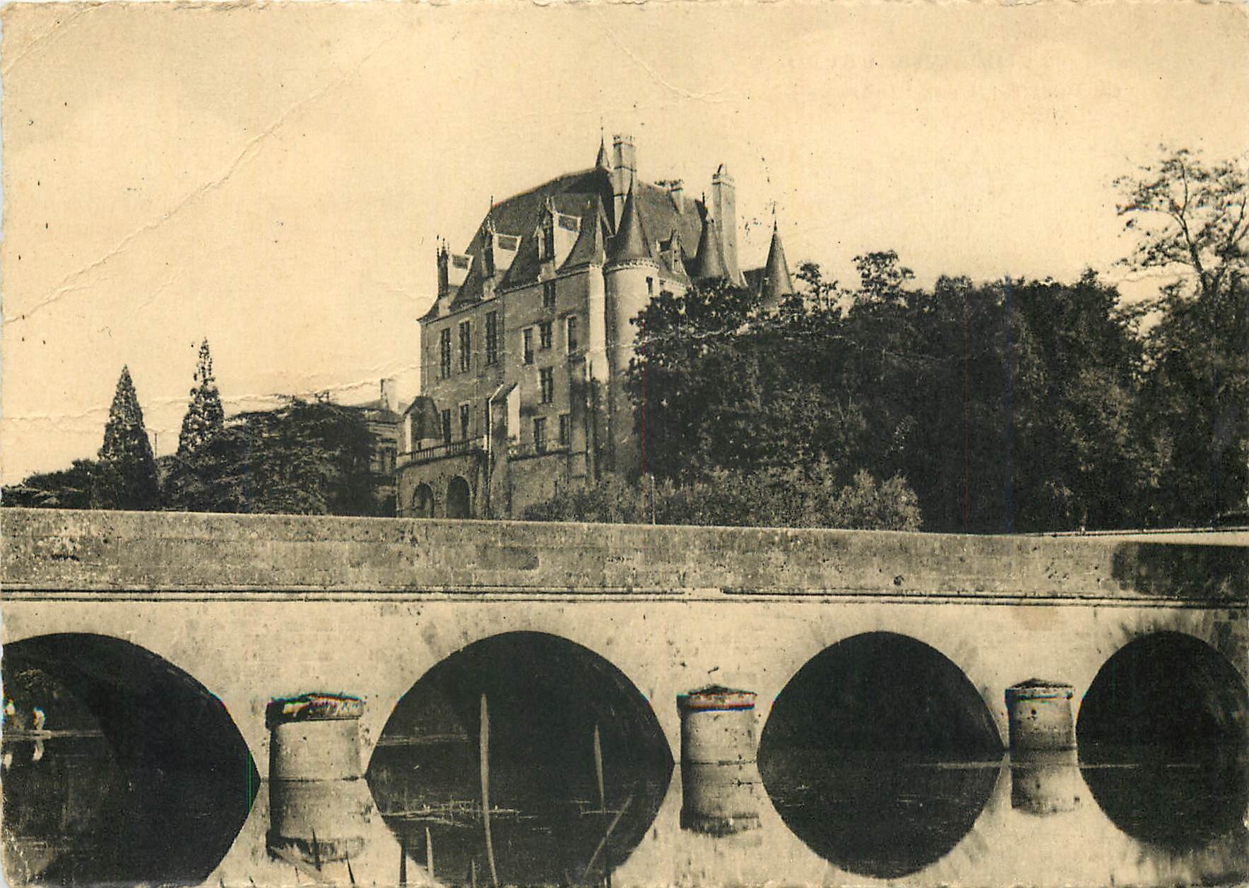 CPM Chateauroux Le Pont Neuf sur l'Indre et chateau Raoul