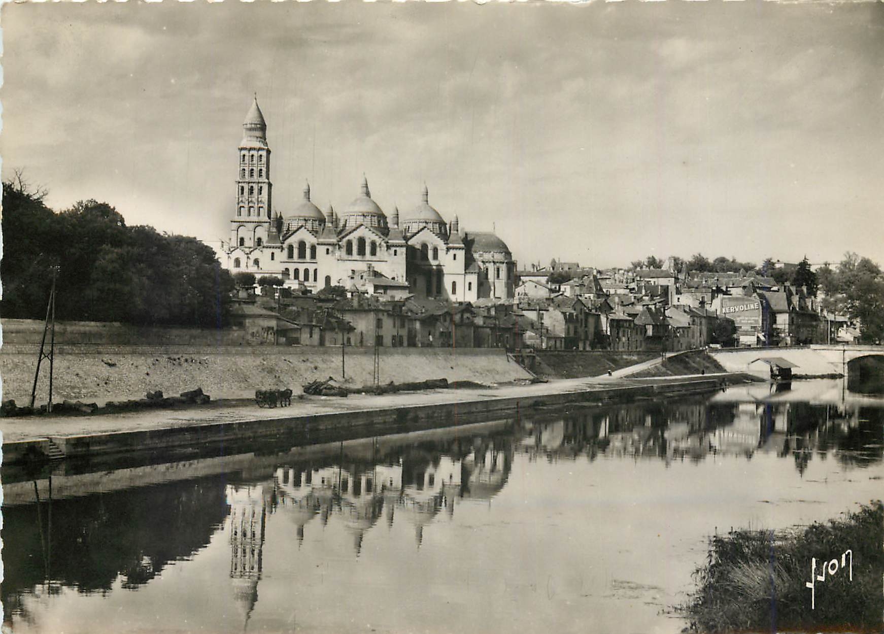 CPM Perigueux (Dordogne) L'Isle et la Cathedrale St Front