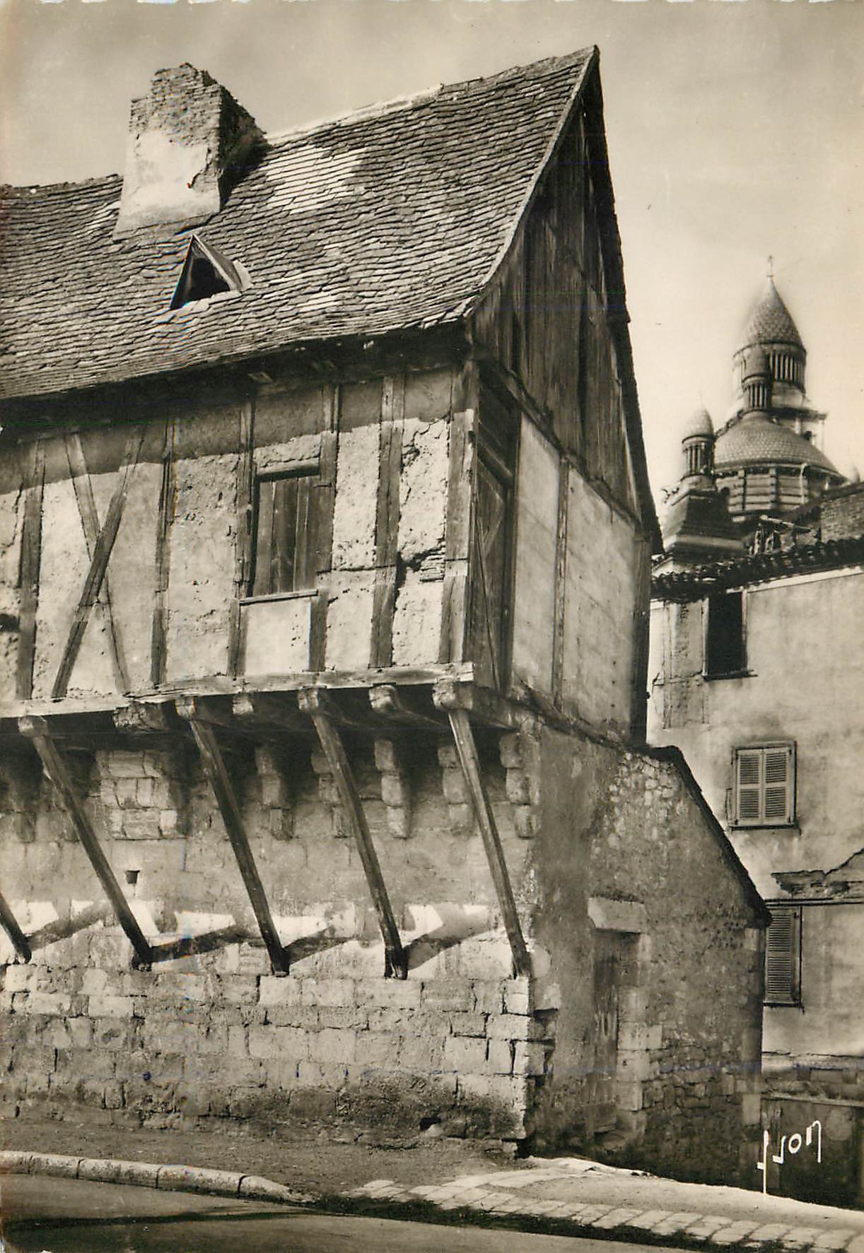 CPM Perigueux (Dordogne) Vieux moulin du Moyen Age