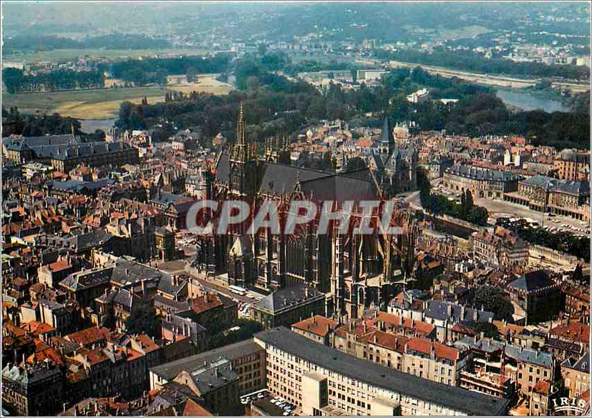 CPM Metz (Lorraine) Vue aerienne sur la cathedrale St Etienne