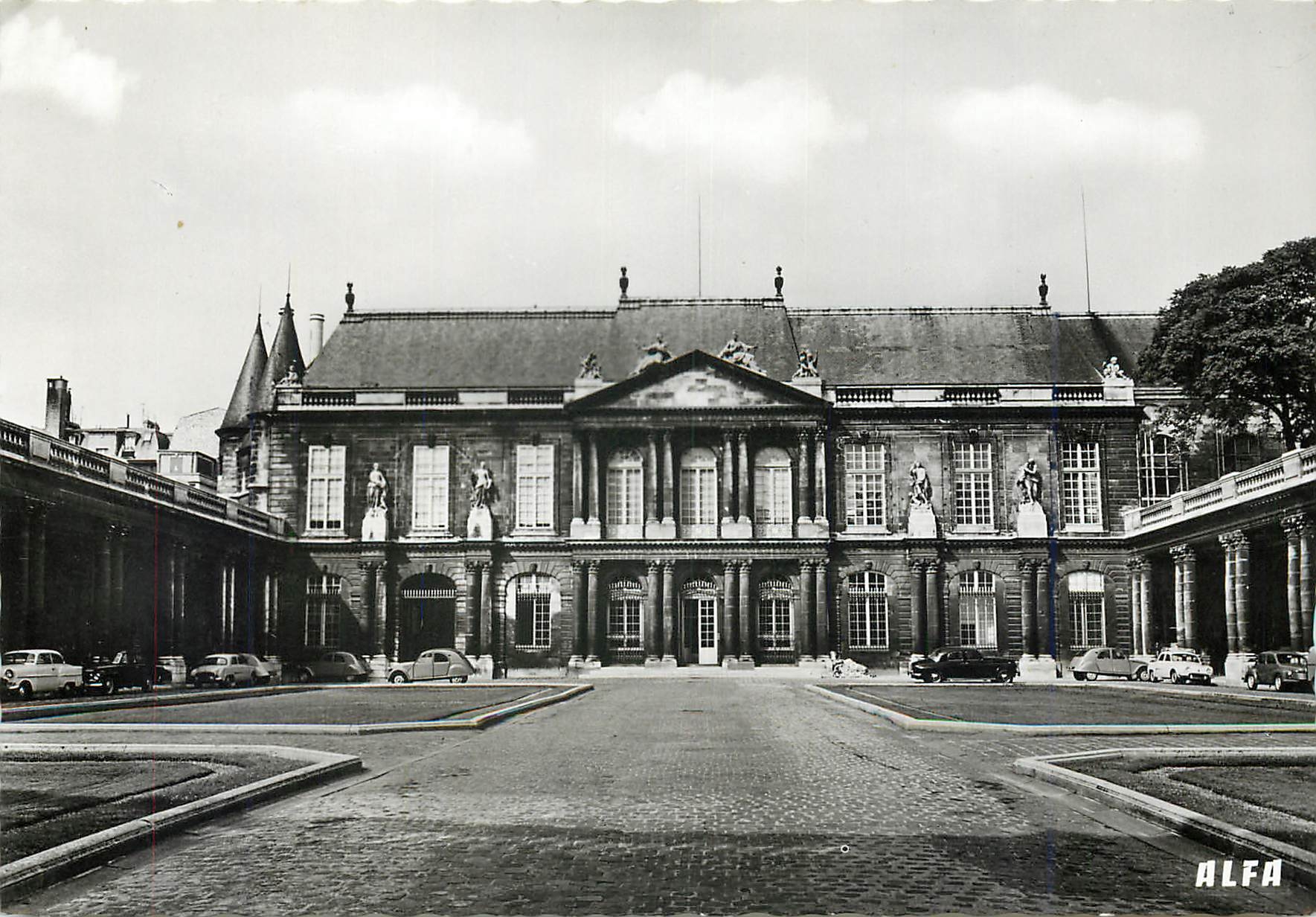 CPM L'Hotel de Soubise rue des Francs Bourgeoise Paris