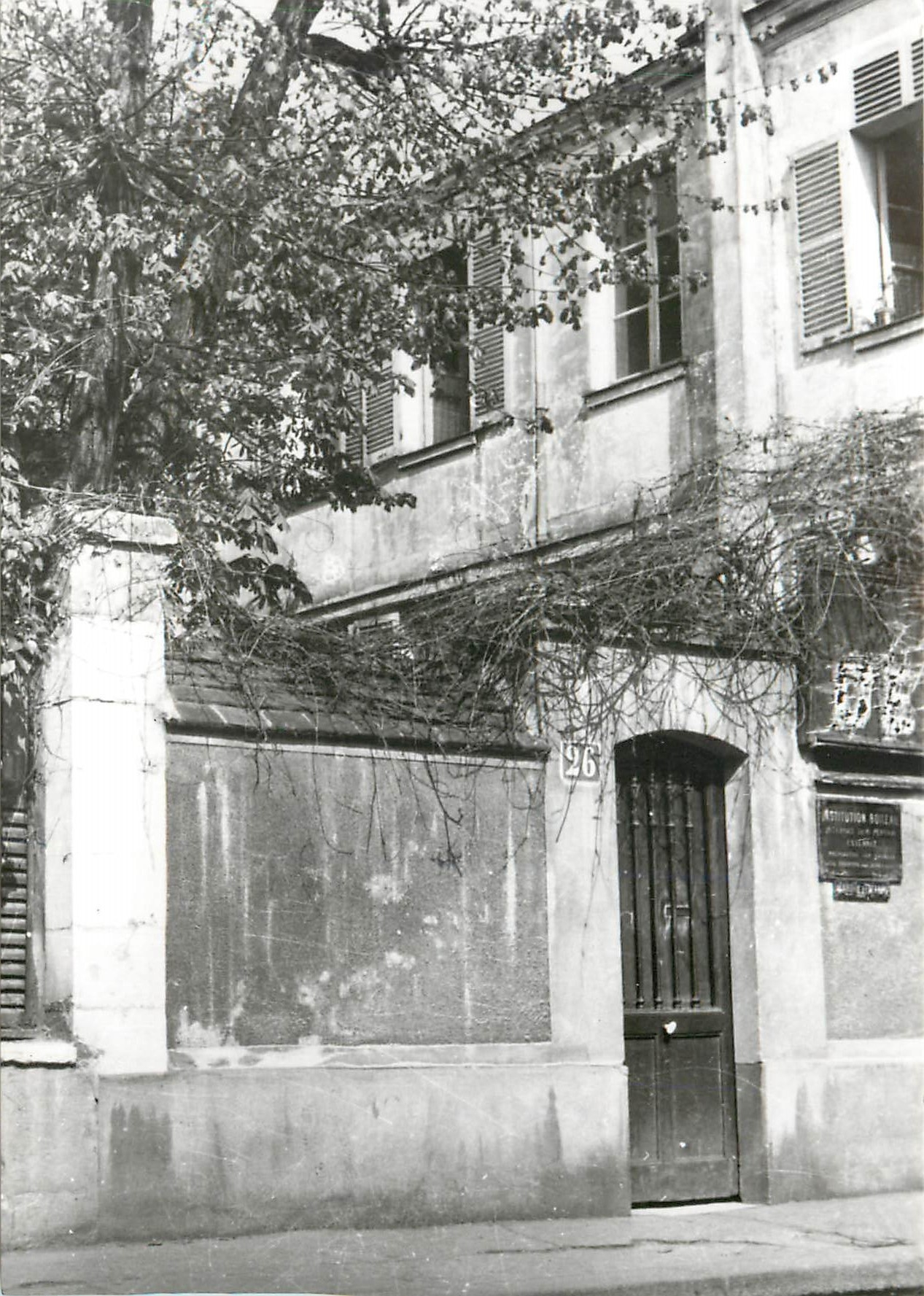 CPM Les Villages d'Auteuil et de Passy Boileau passa un grand nombre d'annees de sa vie au no  26 de