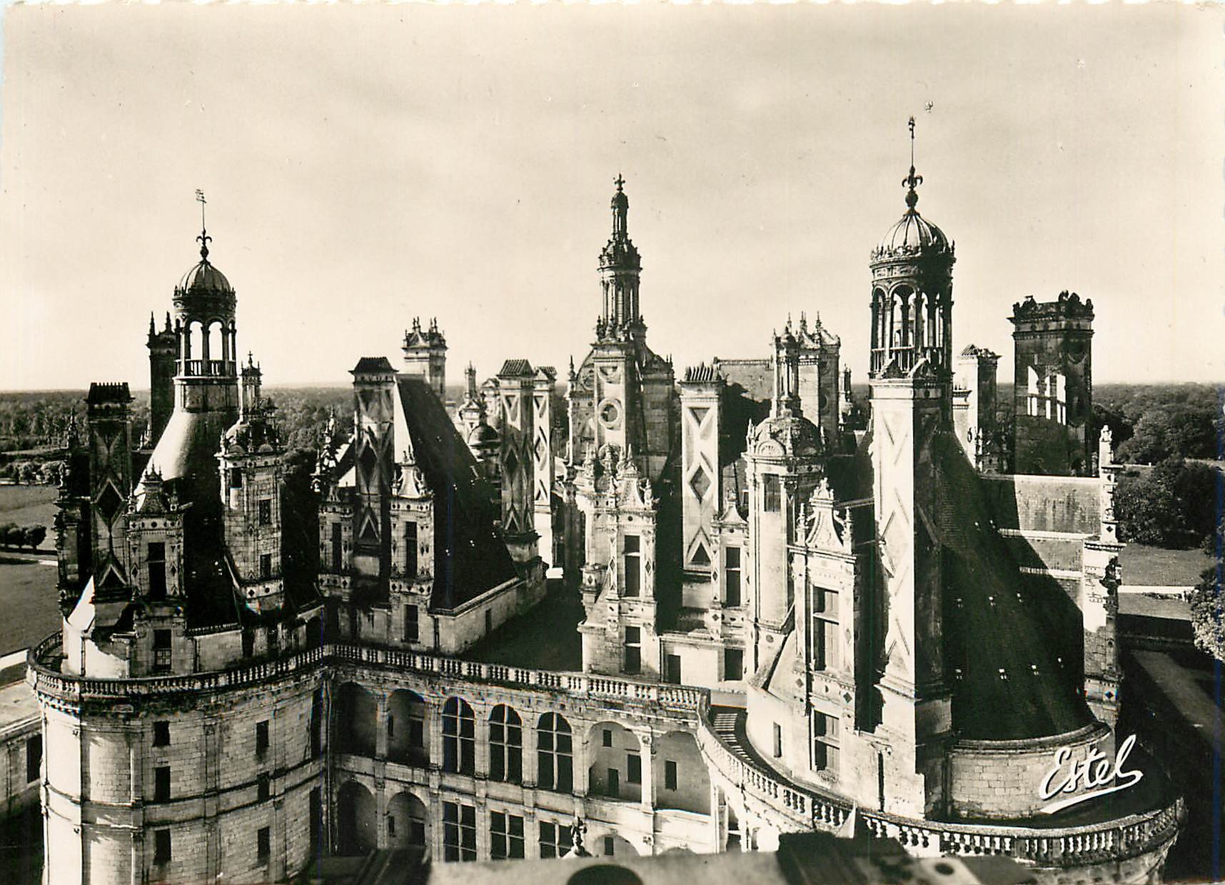 CPM Chateaux de Chambord Vue d'ensemble des Combles et des Terrasses