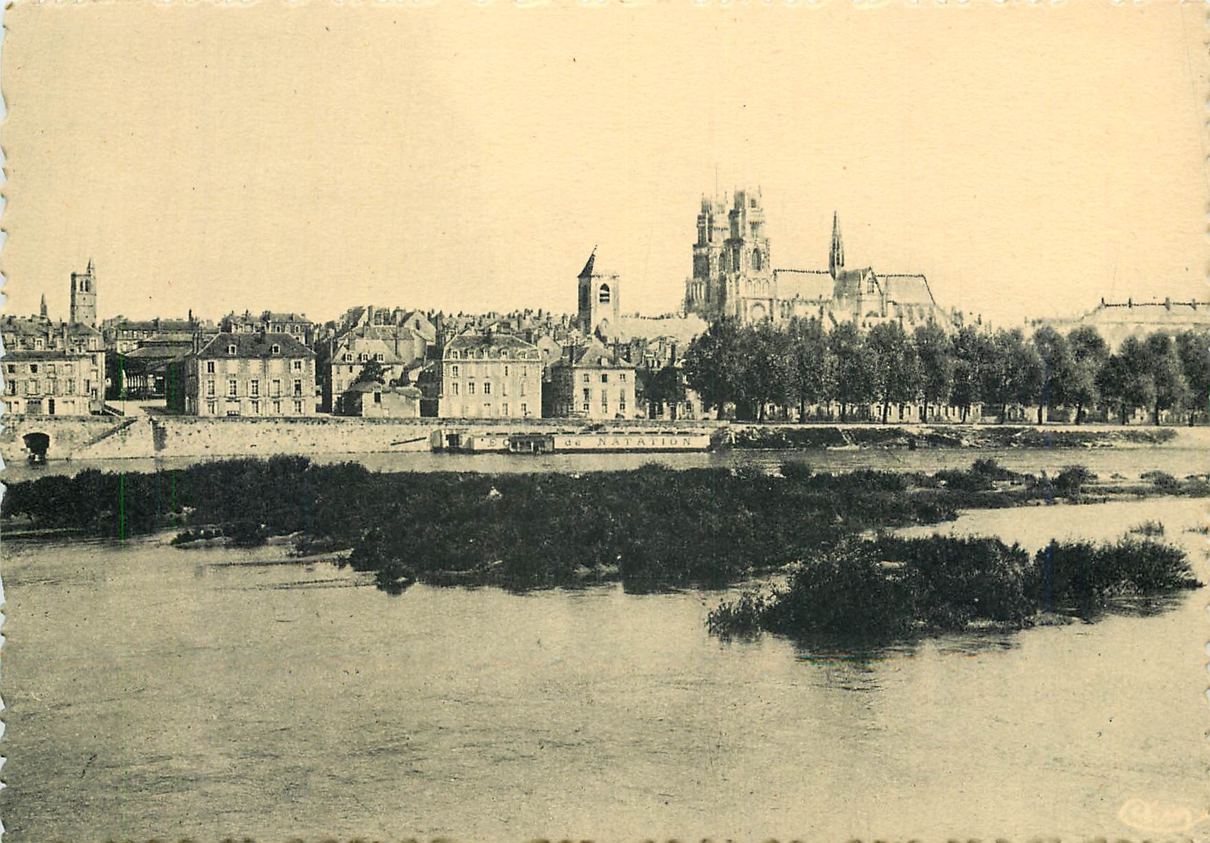 CPM Orleans (Loiret) Vue generale la Loire