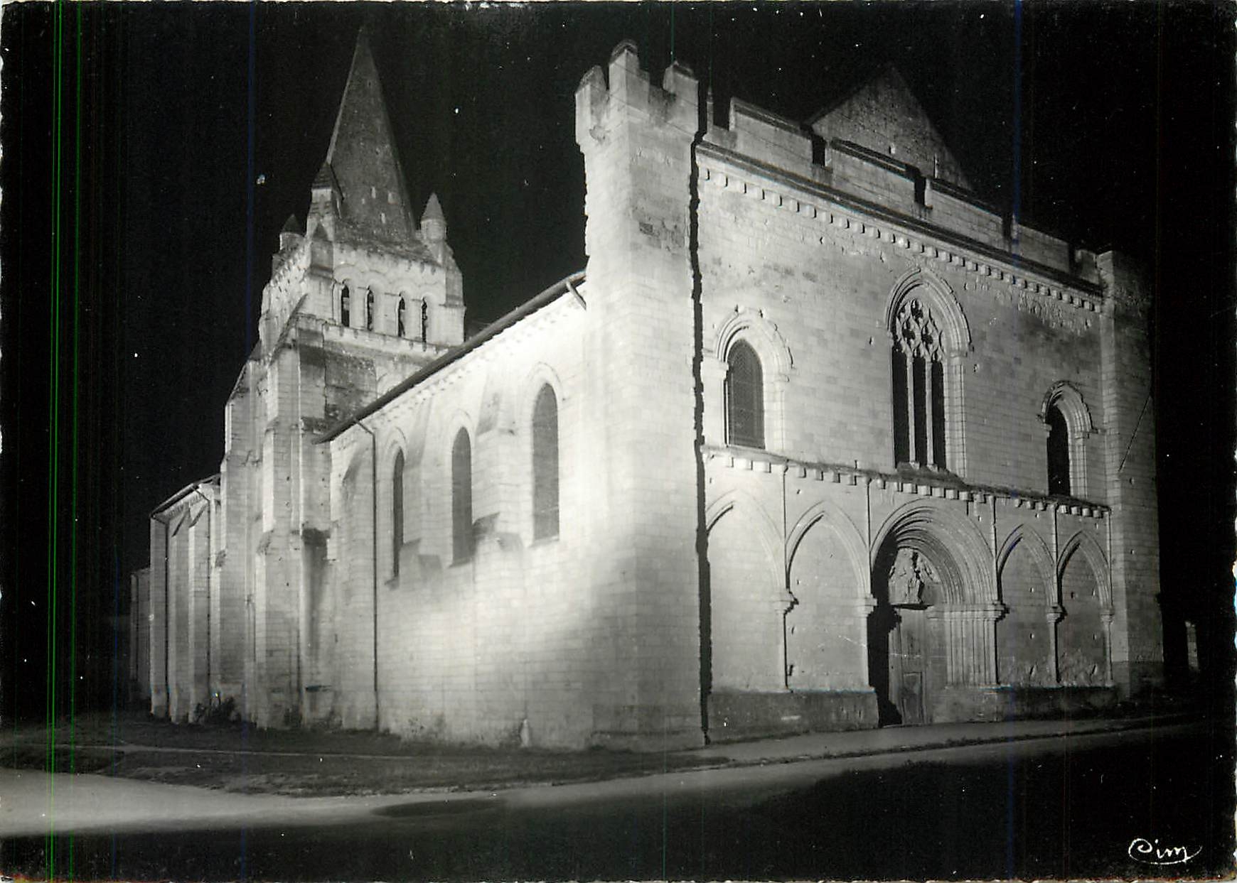 Cunault (49) - L'Église illuminée — Combiers Imp. 'CIM' - 441