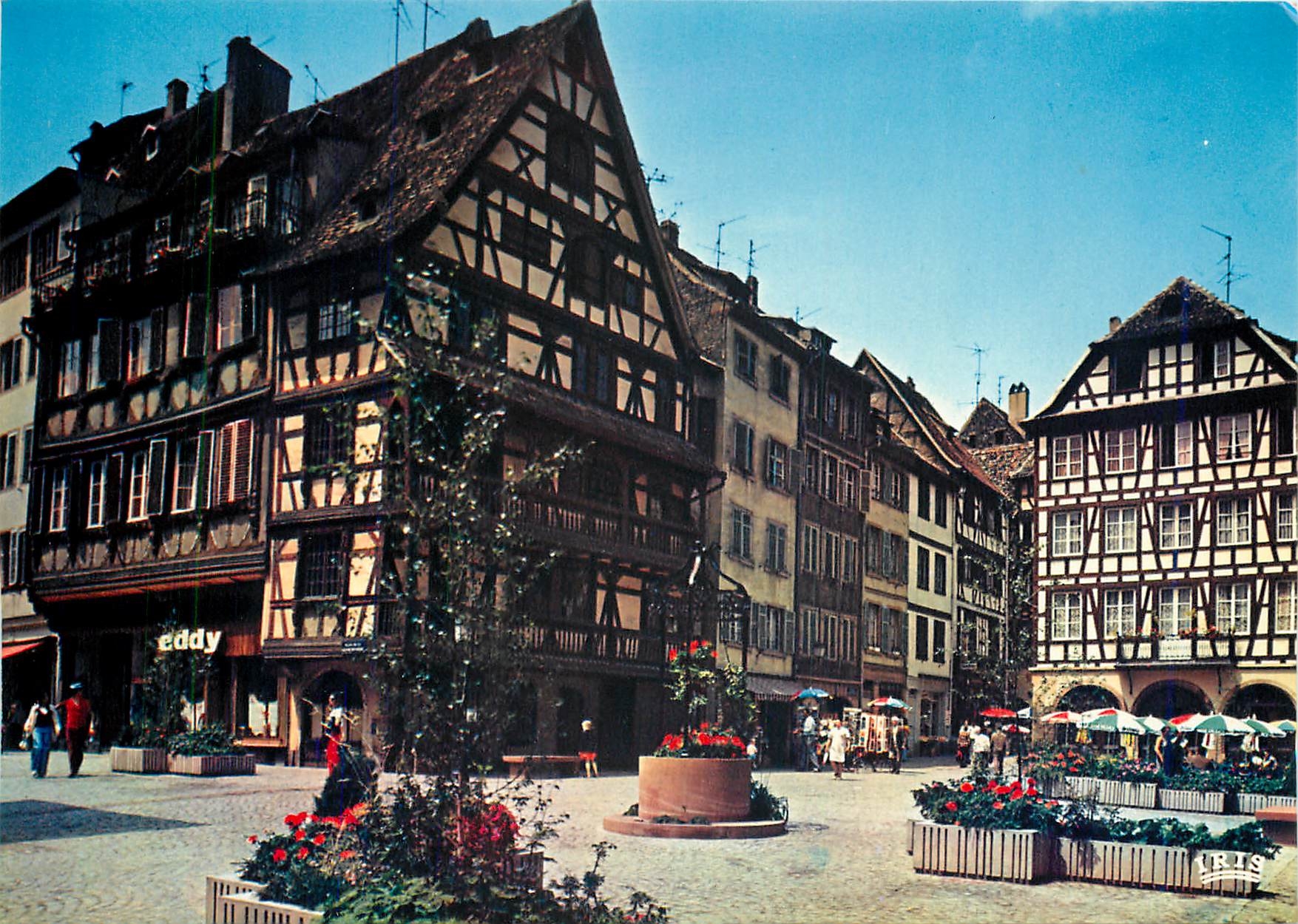 CPM Strasbourg (Bas Rhin) La Place du Marche aux Cochons de Lait