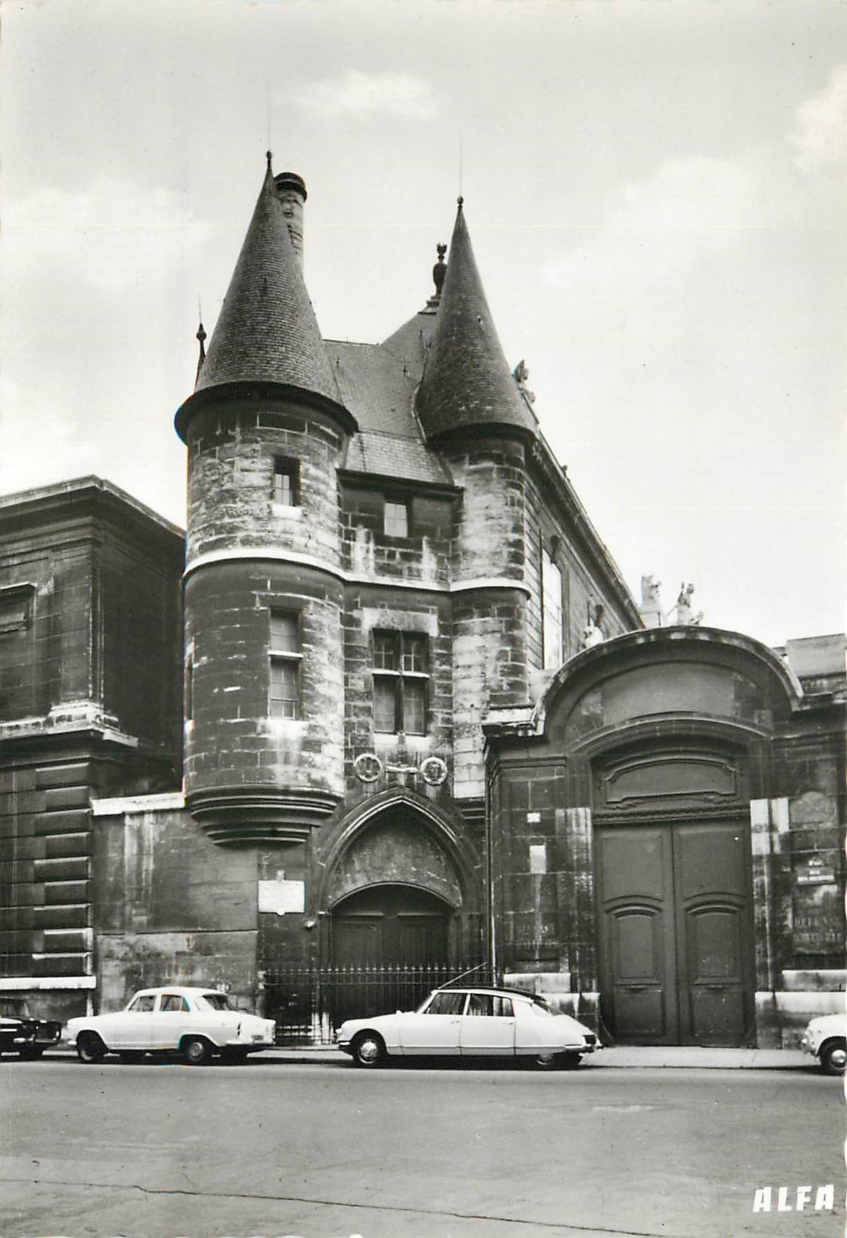 CPM Hotel de Clisson Rue des Archives Paris