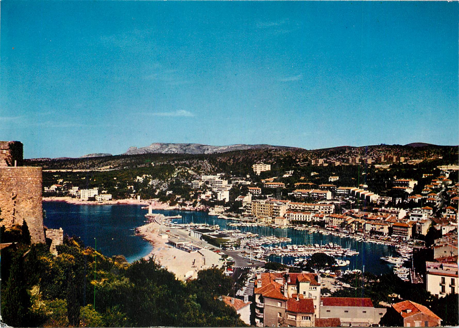 CPM Une rose a la boutonniere Cassis sur mer Vue panoramique