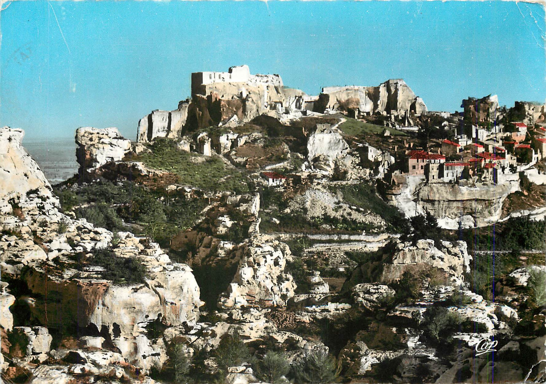 CPM Les Baux de Provence vue genenrale prise du Val d'Enfer